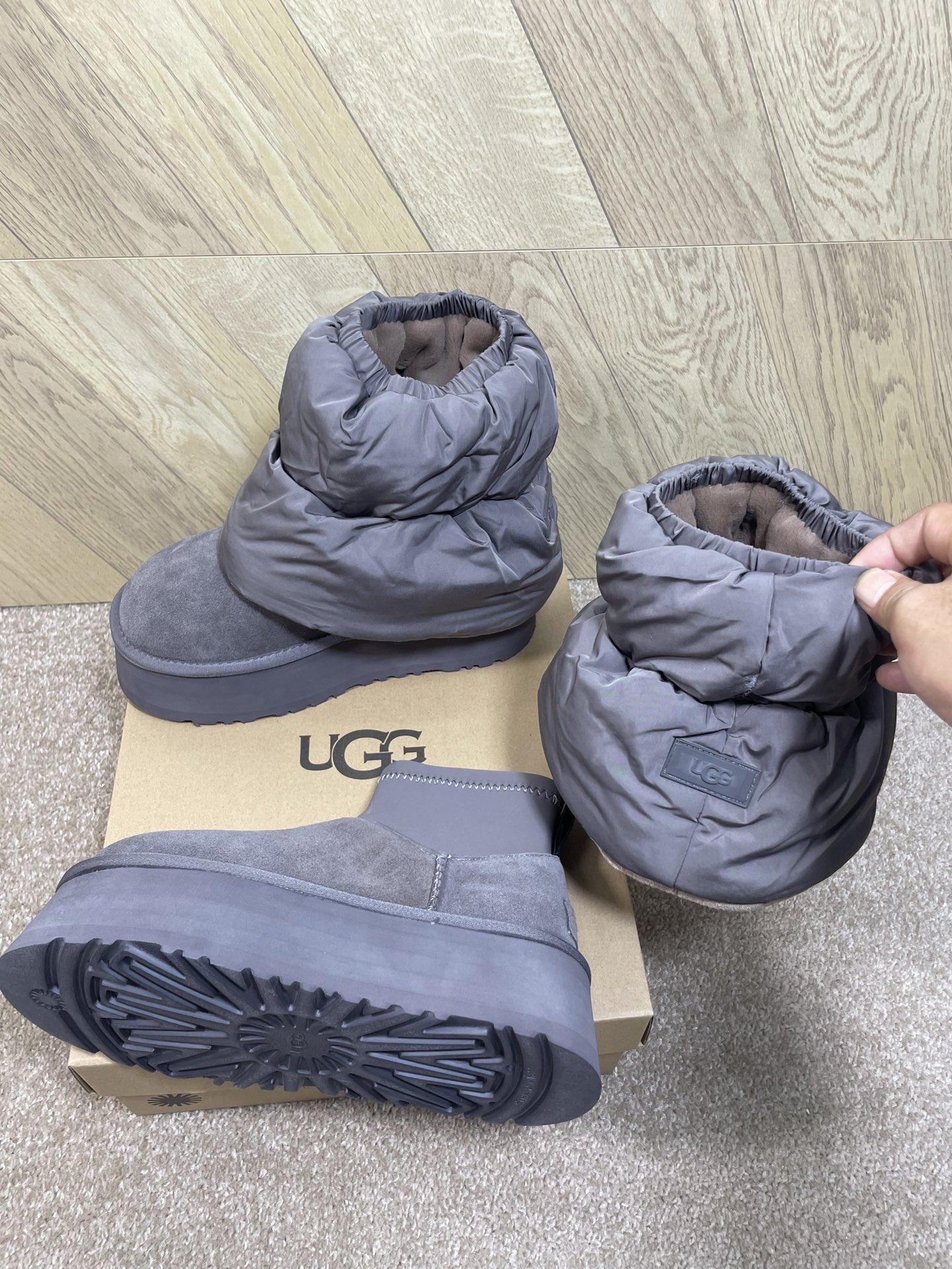 🔥官网同步，Ugg金典新奇，金典迷你迪普（泡芙款）材质：牛皮反绒，羊皮毛，进口防水布，Eva大底，轻便防