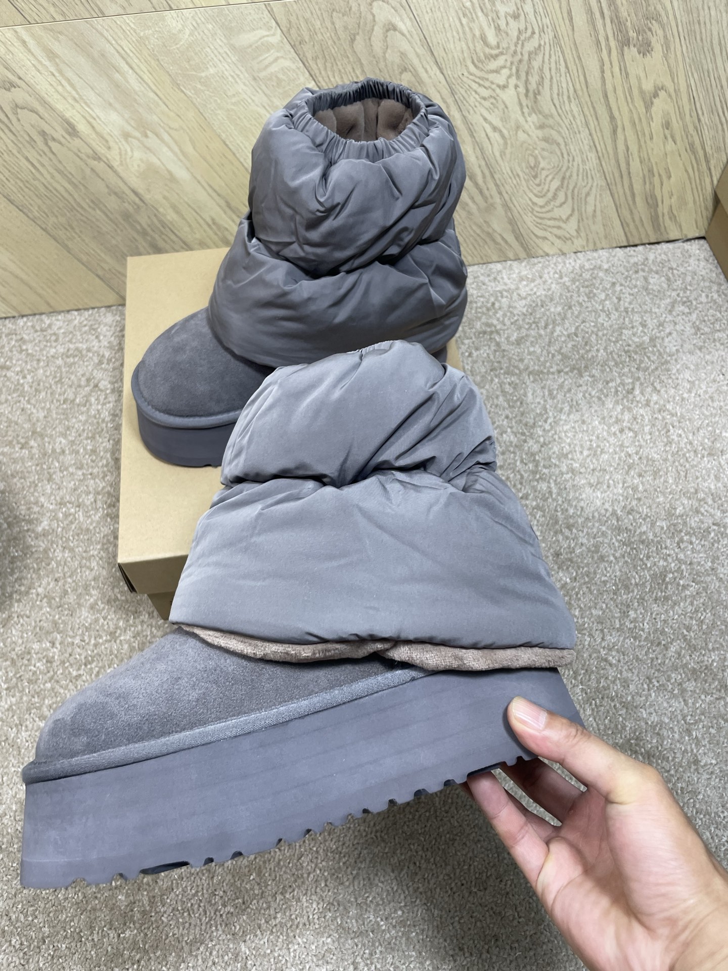 🔥官网同步，Ugg金典新奇，金典迷你迪普（泡芙款）材质：牛皮反绒，羊皮毛，进口防水布，Eva大底，轻便防