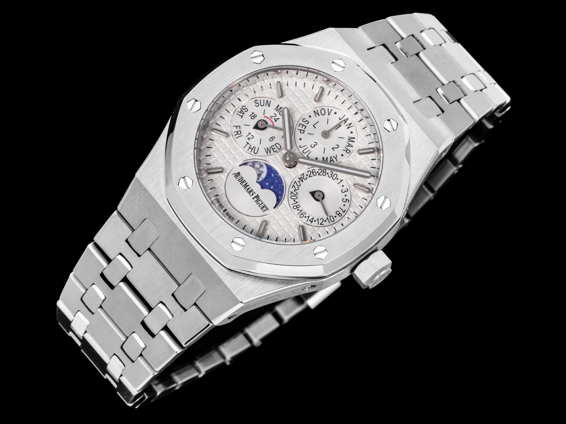 Audemars Piguet 26684ST detail 2