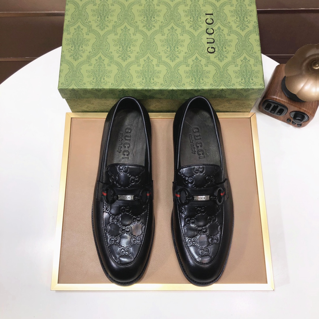 Fábrica Marca: GUCCI (Gucci) Código estándar: Talla de hombre 38/44 (45/46 se puede personalizar) Grado: Igual que el s…