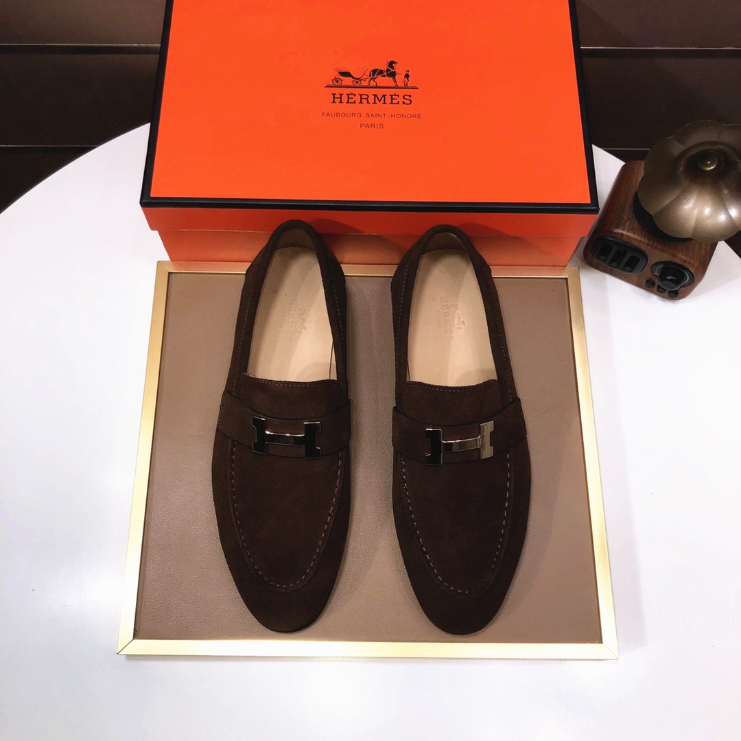 NO:778427,[HERMES] (cowhide lining) Italy's top luxury brand does not pursue novel styles and gorgeous colors, but attracts the favor of successful men with its flawless, elegant and classic style!  This very comfortable, simple and stable style makes it easy to match any style!  The pattern is absolutely 1:1 refined from the original last. In terms of materials, we strive for excellence. Imported cowhide + cowhide lining have extraordinary texture!  .Black brown, code number 38 to 45 (45 customized),,hermes,hermes,cowhide19860909【爱马仕 HERMES】（牛皮内里）意大利顶级奢侈他不追求新奇的款式和华丽的色彩,以其完美无瑕、优雅、经典的风格吸引着成功男士的青睐！这款非常非常舒适,简洁稳重的款式让您轻松搭配任何风格！版型绝对原版套楦1:1精制,材质方面我们更是精益求精,进口牛皮+牛皮内里质感非凡！.黑色棕色 码数38一45(45定做),,hermes,hermes,cowhide,Men's shoes