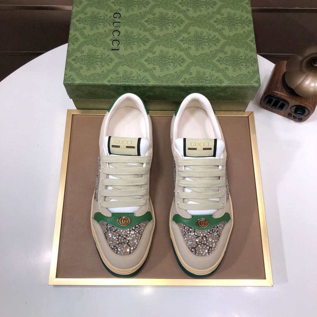 NO:353832,[GUCCI Guqi] High-end new limited-edition couple's small dirty shoes!  The materials are all customized, super beautiful, imported electric embroidery technology, please see the details clearly and identify the quality, and the exclusive mold opening bottom. Please compare it with high quality at will!  Brand new packaging upgrade!  Size female 35/40 male 38/44 (45 can be customized), gucci19860909【GUCCI 古奇】高端新款限定款情侣小脏鞋！材料均为定制,超级好看,进口电绣工艺,请各位看清细节认准品质,独家开模大底,高品质请随意对比！全新包装升级！ Size女35/40 男38/44（45可订做）,,gucci,Men's shoes
