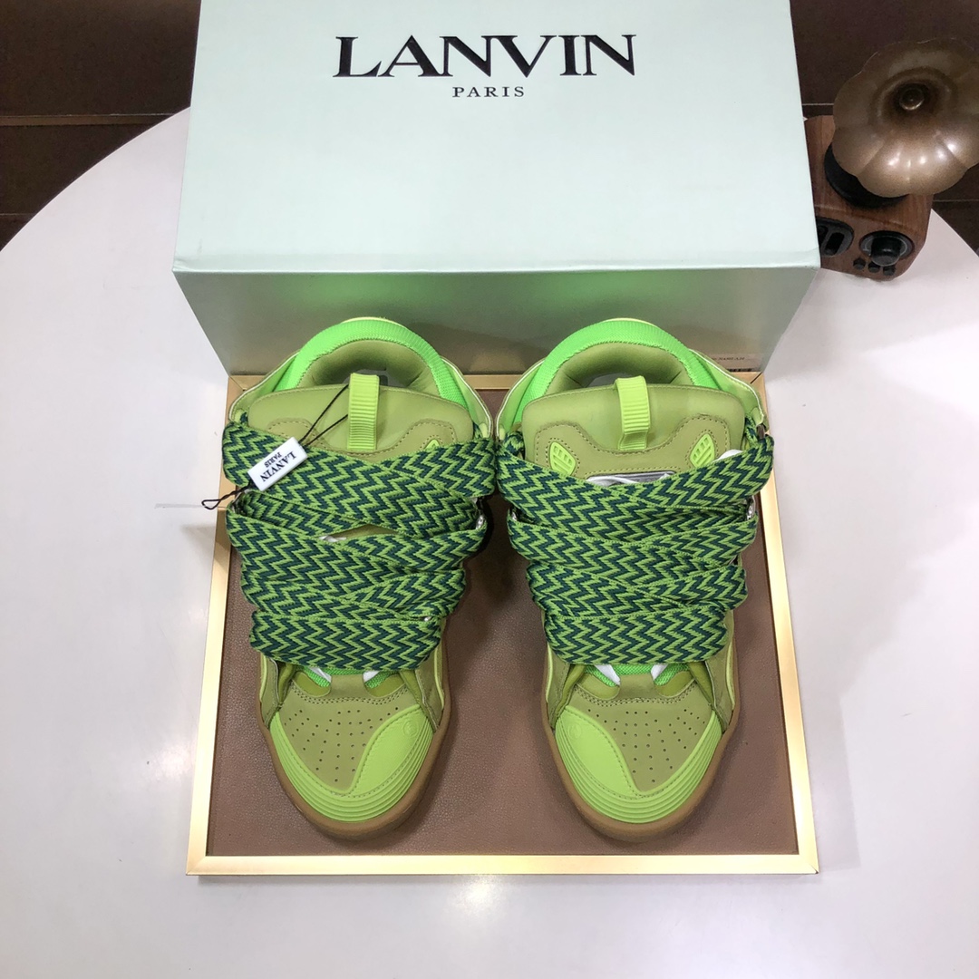 NO:270350,【LANVIN Langfan】The latest lace-up fashion casual couple shoes, high-quality CLAY couple series, the latest trendy products of the season, many bloggers plant grass, purchase original mold customization, upper and broadsol mark thread sewing without edge sealing, multiple materials splicing combination design, very versatile and fashionable casual wear, comfortable to put on the feet, personal recommendation, upper cowhide   cow back velvet   breathable net inner foot pad cowhide exclusive original mold opening clear logo rubber outsole couple standard code 36-40, male 38-44.,,cowhide19860909【LANVIN浪凡】最新系带时尚休闲情侣板鞋 高品质CLAY情侣系列 当季最新潮品 众多博主纷纷种草 入购原版开模定制 鞋面和大底马克线串线缝制不封边工艺 多种材质拼接组合设计 非常百搭时尚休闲穿搭 上脚舒适 自留推荐 鞋面牛皮 牛反绒 透气网内里垫脚牛皮独家原版开模清晰logo橡胶大底情侣标准码女36-40,男38-44.,,cowhide,Men's shoes