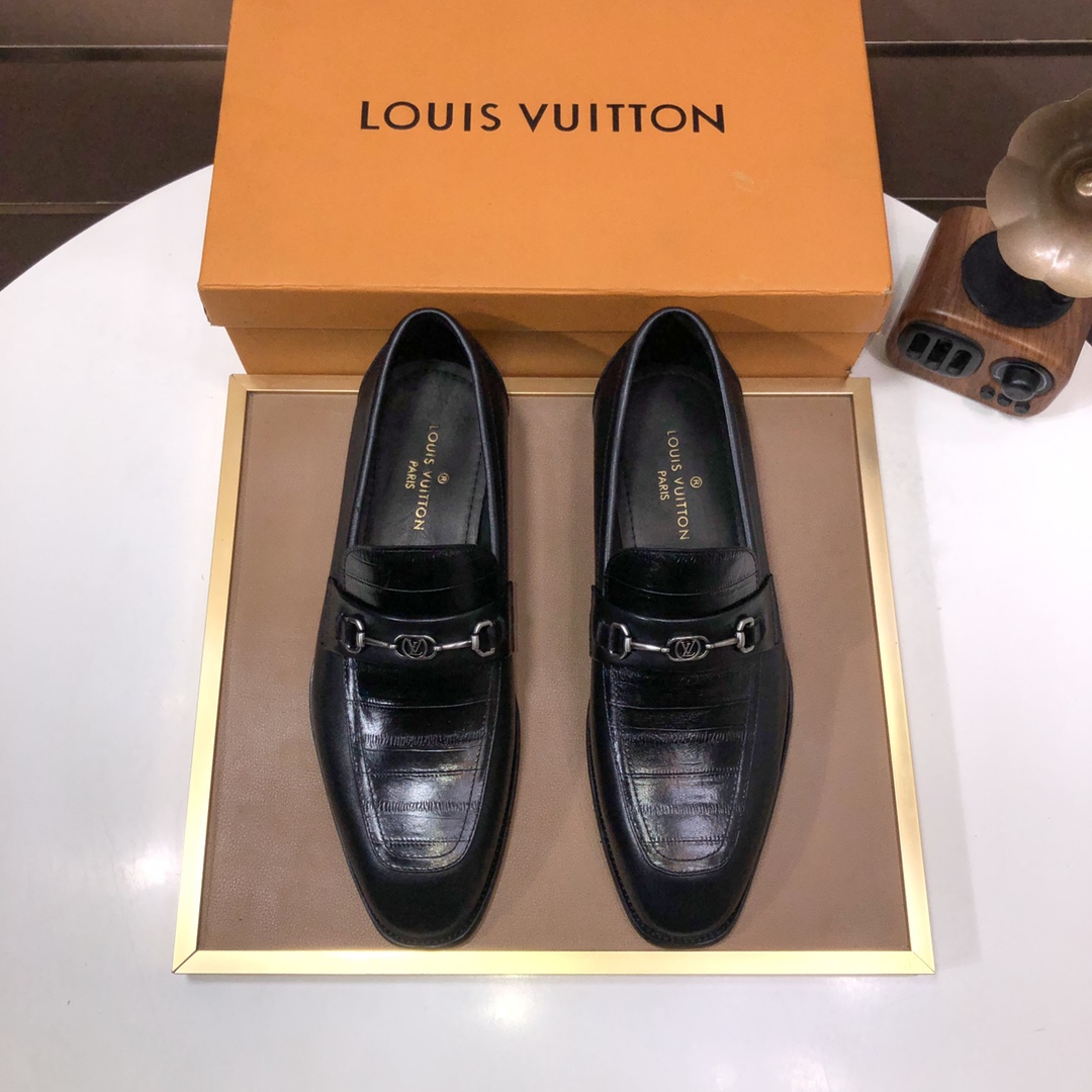 NO:272749,【LV】 (original single cowhide inner lining) LV's latest genuine leather business suit shoes are on the market simultaneously, imported from Italy, first layer cowhide is made of one to one, 1:1 rubber sole on the official website. It is versatile, high-end and classy, ​​and the color combination is extraordinary. This four-season model is charming when worn on the feet and shows the temperament of the big brand. Standard code 38-45 (customized for 45), louis vuitton, business suit, cowhide19860909【LV】（原单牛皮内里）LV最新真皮商务西装鞋官网同步上市,意大利进口 头层牛皮一比一重金打造,官网1:1橡胶大底.穿着百搭,高档不失档次,彩色搭配气度不凡.此款四季款,穿在脚上魅力四射尽显大牌气质.标准码38-45（45定做）,,louis vuitton,business suit,cowhide,Men's shoes