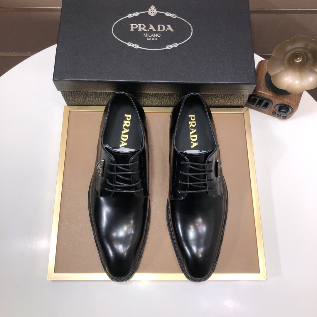 NO:274341,[Prada] (full high-end cowhide inner lining) The latest genuine leather business suit shoes are on the market simultaneously, imported from Italy, made of first layer cowhide one to one, 1:1 rubber sole on the official website. It is versatile, high-end and classy, ​​and the color combination is extraordinary. This four-season model is charming when worn on the feet and shows the temperament of the big brand. Standard code 38-45 (customized for 45), prada, business suit, cowhide19860909【普拉达】（全高端牛皮内里）最新真皮商务西装鞋官网同步上市,意大利进口 头层牛皮一比一重金打造,官网1:1橡胶大底.穿着百搭,高档不失档次,彩色搭配气度不凡.此款四季款,穿在脚上魅力四射尽显大牌气质.标准码38-45（45定做）,,prada,business suit,cowhide,Men's shoes