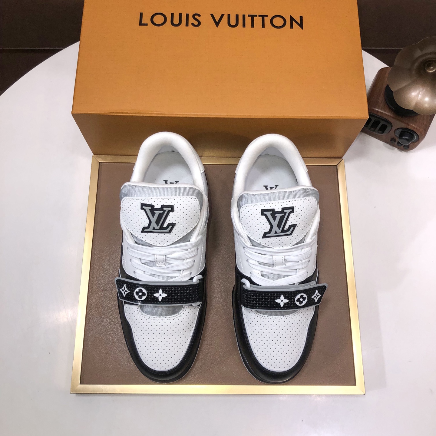 NO:283659,【LOUIS VUITTON) (Original) New LV Louis Vuitton * - Top version of LV classic trendy shoes!  Use imported original cowhide with water-dyed cowhide inner lining. Original wear-resistant rubber outsole!  High-quality quality!  38-45 (45 custom made), louis vuitton,louis vuitton,louis vuitton,louis vuitton,cowhide19860909【LOUIS VUITTON）（原单）新款LV路易威登 *——顶级版本 LV经典潮鞋！选用进口原版牛皮 水染牛皮内里.原版耐磨橡胶大底！高品质精品！码数38-45(45定做),,louis vuitton,louis vuitton,louis vuitton,cowhide,Men's shoes