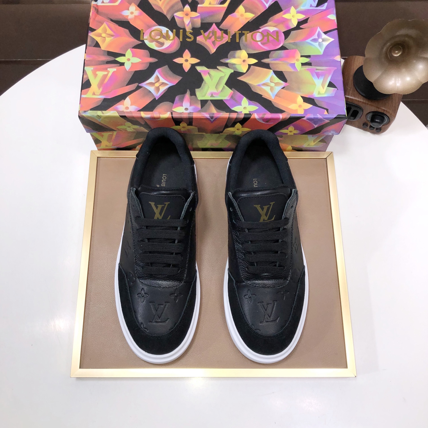 NO:275998,【LOUIS VUITTON】Original single-run volume and price (water dyed cowhide inner lining) new LV Louis Vuitton *--Top version LV classic trendy shoes!  Use imported original cowhide with water-dyed cowhide inner lining. Original wear-resistant rubber outsole!  High-quality quality!  Number of codes 38-45 (45 custom made without return or exchange), louis vuitton,louis vuitton,louis vuitton,cowhide19860909【LOUIS VUITTON】原单跑量价（水染牛皮内里）新款LV路易威登 *——顶级版本 LV经典潮鞋！选用进口原版牛皮 水染牛皮内里.原版耐磨橡胶大底！高品质精品！码数38-45(45定做不退换),,louis vuitton,louis vuitton,louis vuitton,cowhide,Men's shoes