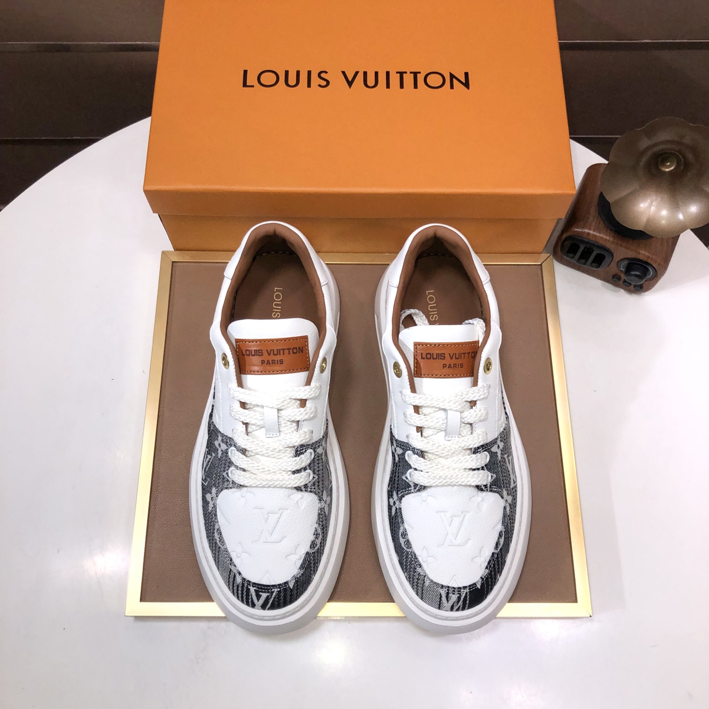NO:277004,【LOUIS VUITTON】Original single-run volume and price (water dyed cowhide inner lining) new LV Louis Vuitton *--Top version LV classic trendy shoes!  Use imported original cowhide with water-dyed cowhide inner lining. Original wear-resistant rubber outsole!  High-quality quality!  Number of codes 38-45 (45 custom made without return or exchange), louis vuitton,louis vuitton,louis vuitton,cowhide19860909【LOUIS VUITTON】原单跑量价（水染牛皮内里）新款LV路易威登 *——顶级版本 LV经典潮鞋！选用进口原版牛皮 水染牛皮内里.原版耐磨橡胶大底！高品质精品！码数38-45(45定做不退换),,louis vuitton,louis vuitton,louis vuitton,cowhide,Men's shoes