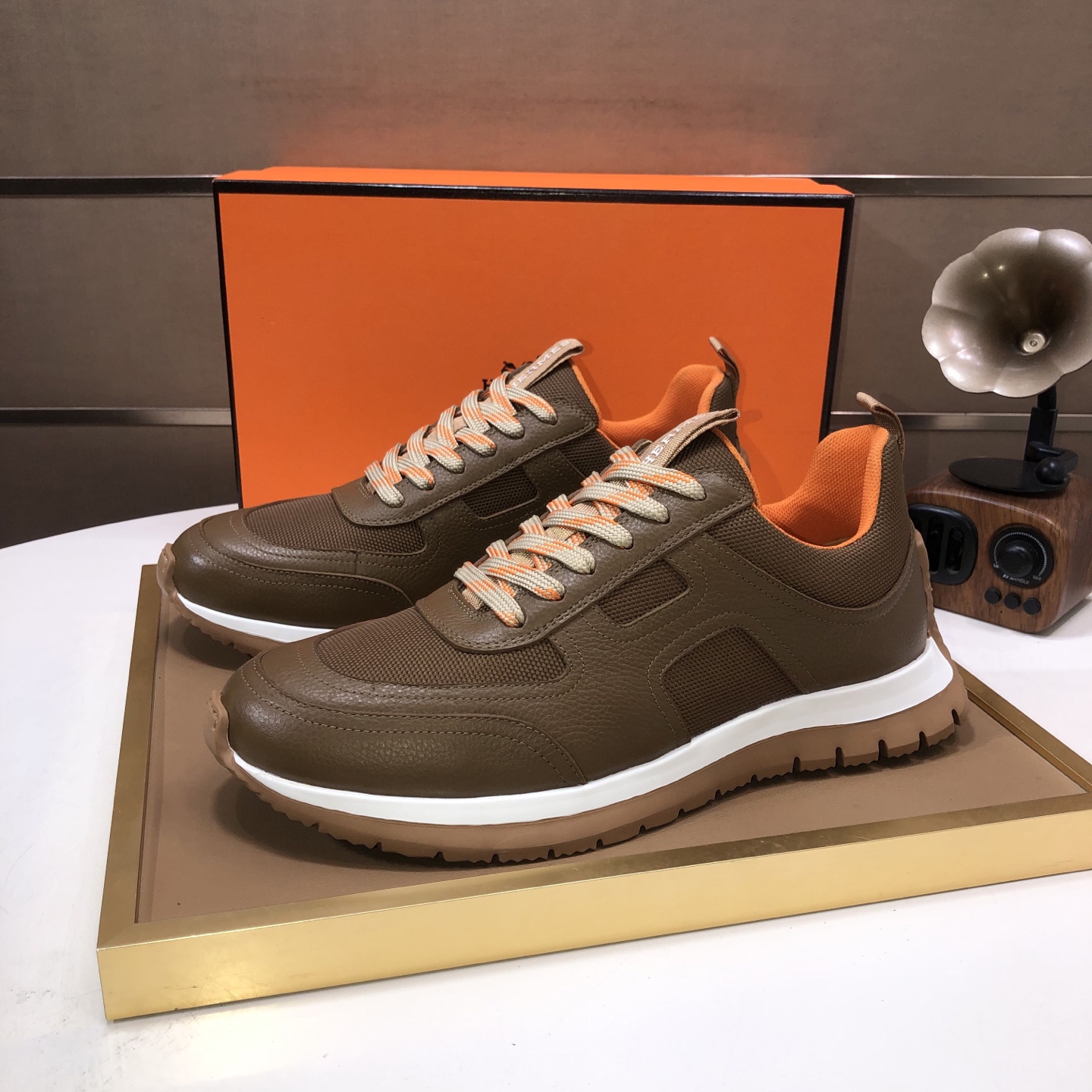 Hermes Men's Low-Top Sneakers - Italian Leather, Comfortable & Stylish 3 i1744224050286 1799 0 1