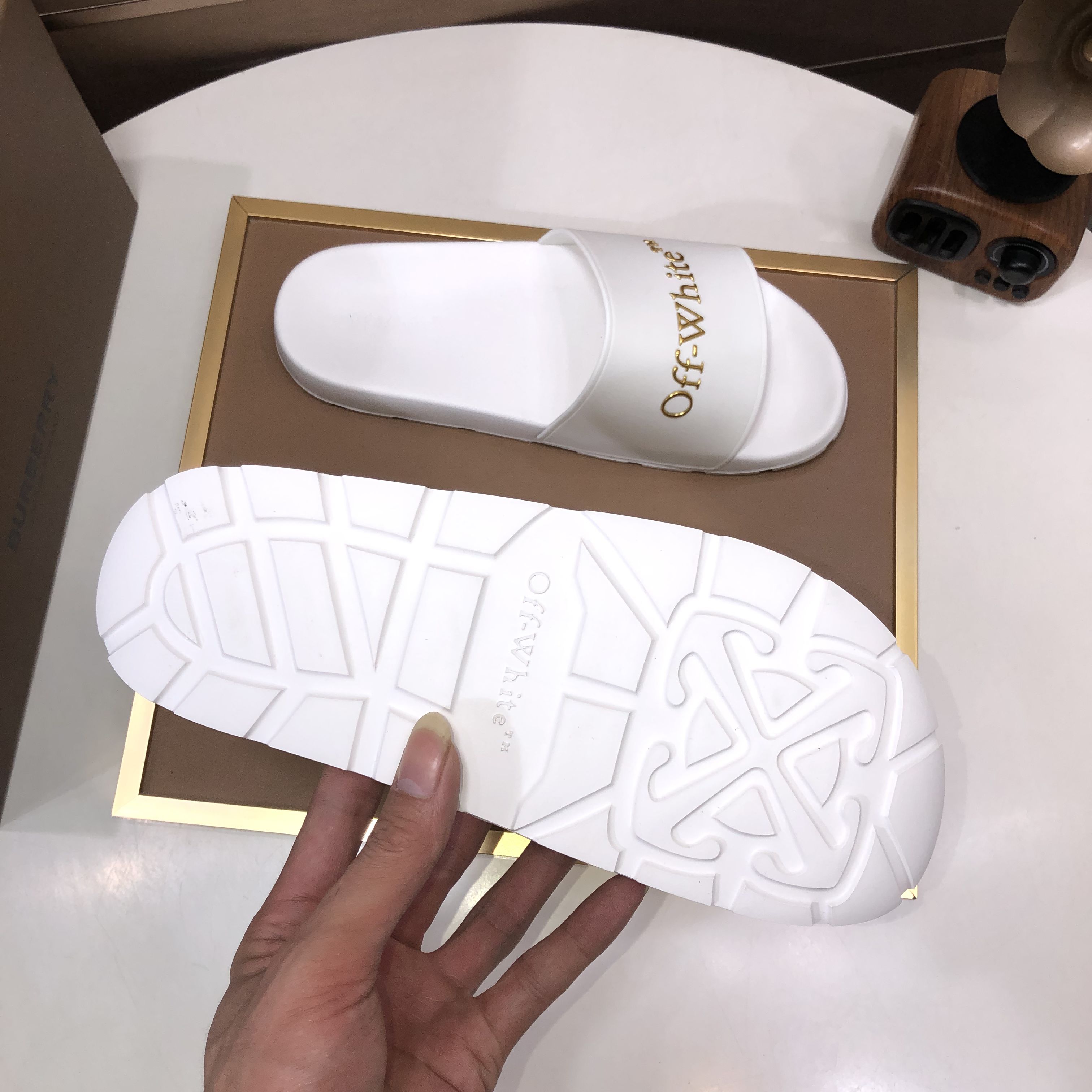 lote de fábrica [off-white] zapatillas originales una a una réplica despiadada bienes de alta calida