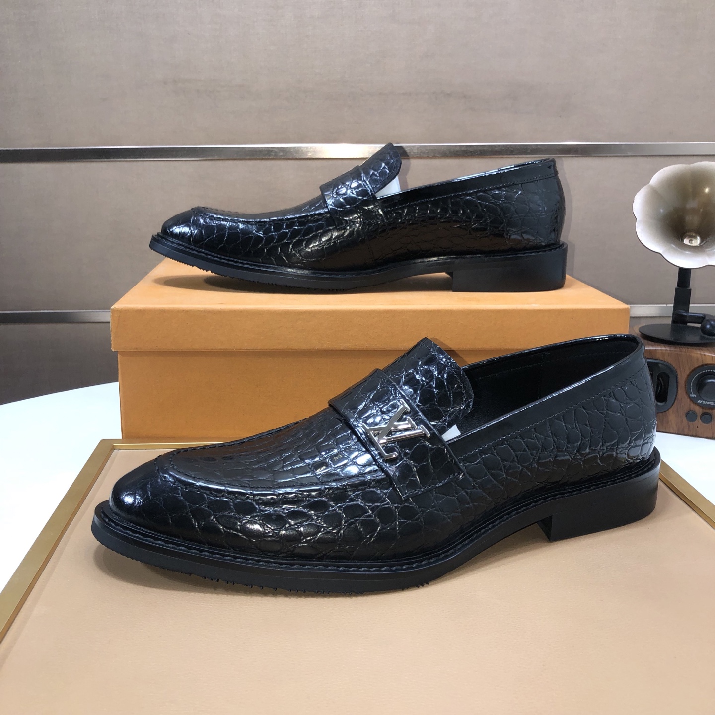 Louis Vuitton Men's Black Leather Loafers with Alligator Embossed Design 8 i1745429971221 618 0 6