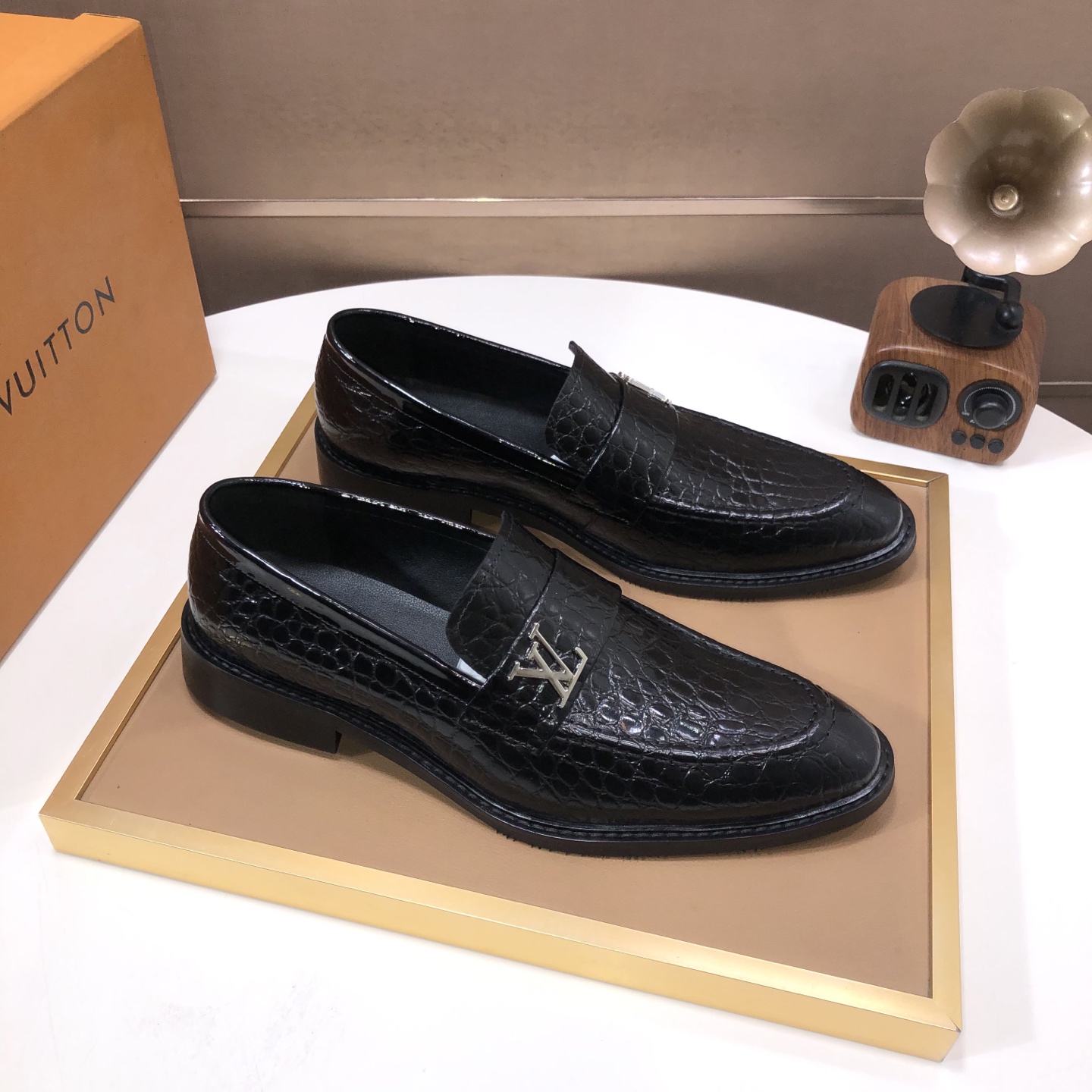 Louis Vuitton Men's Black Leather Loafers with Alligator Embossed Design 3 i1745429971270 9950 0 1