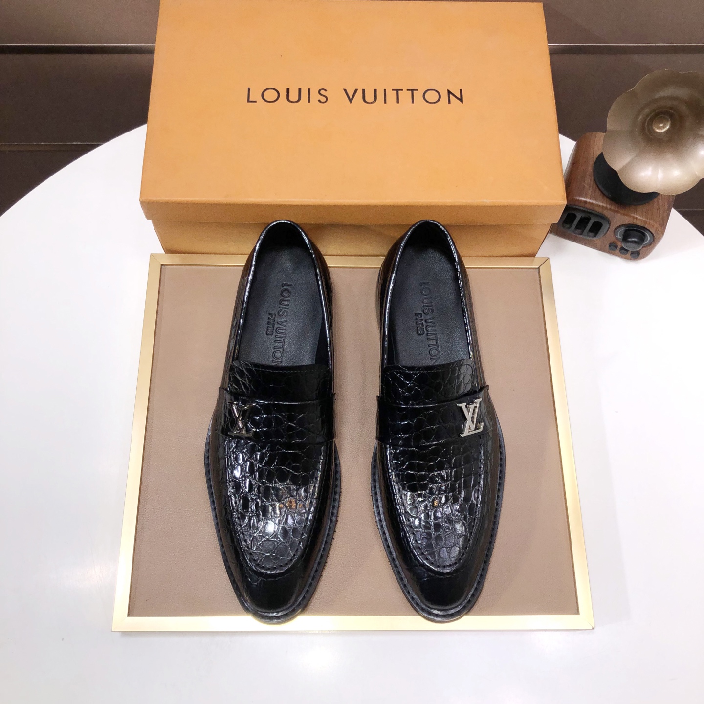 Louis Vuitton Men's Black Leather Loafers with Alligator Embossed Design 2 i1745429972094 387 0 0