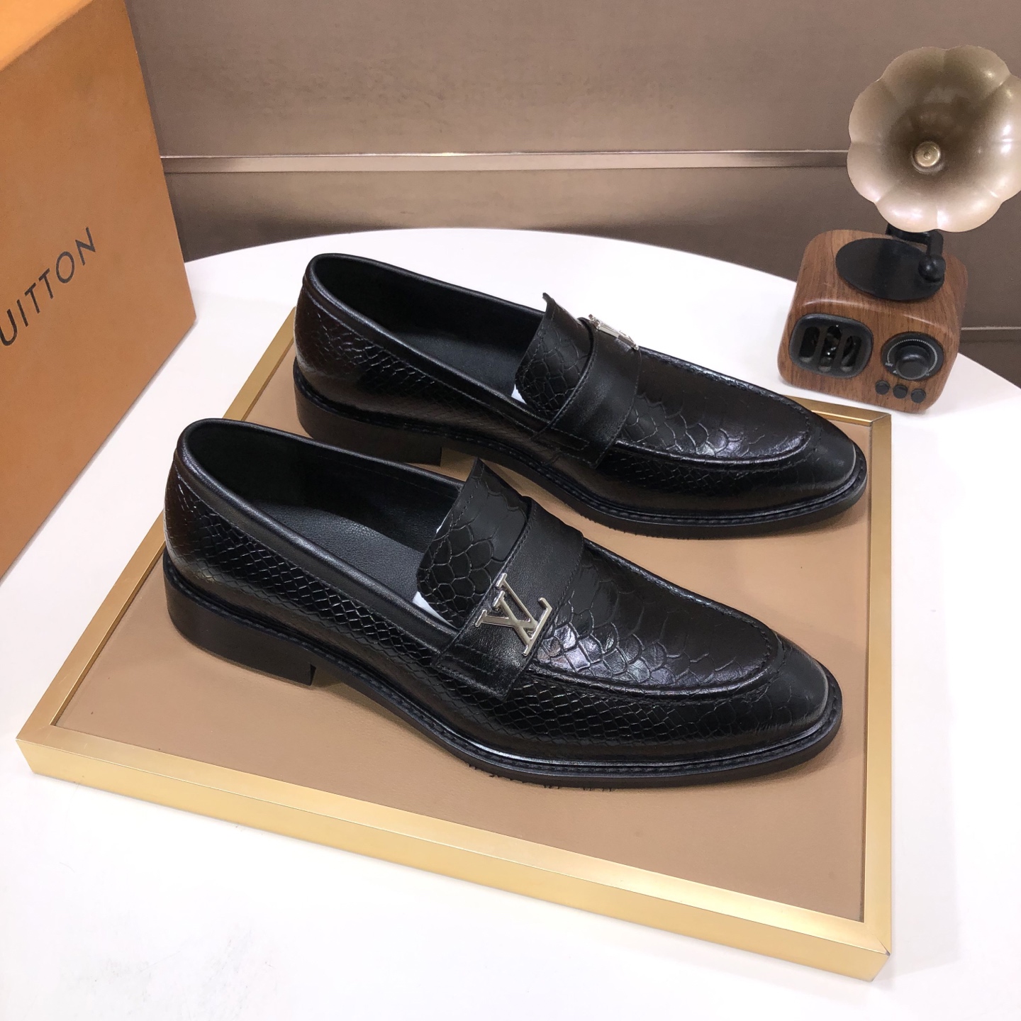 Louis Vuitton Men's Formal Loafers - Luxurious Style, Premium Leather 3 i1745430013153 7166 0 1