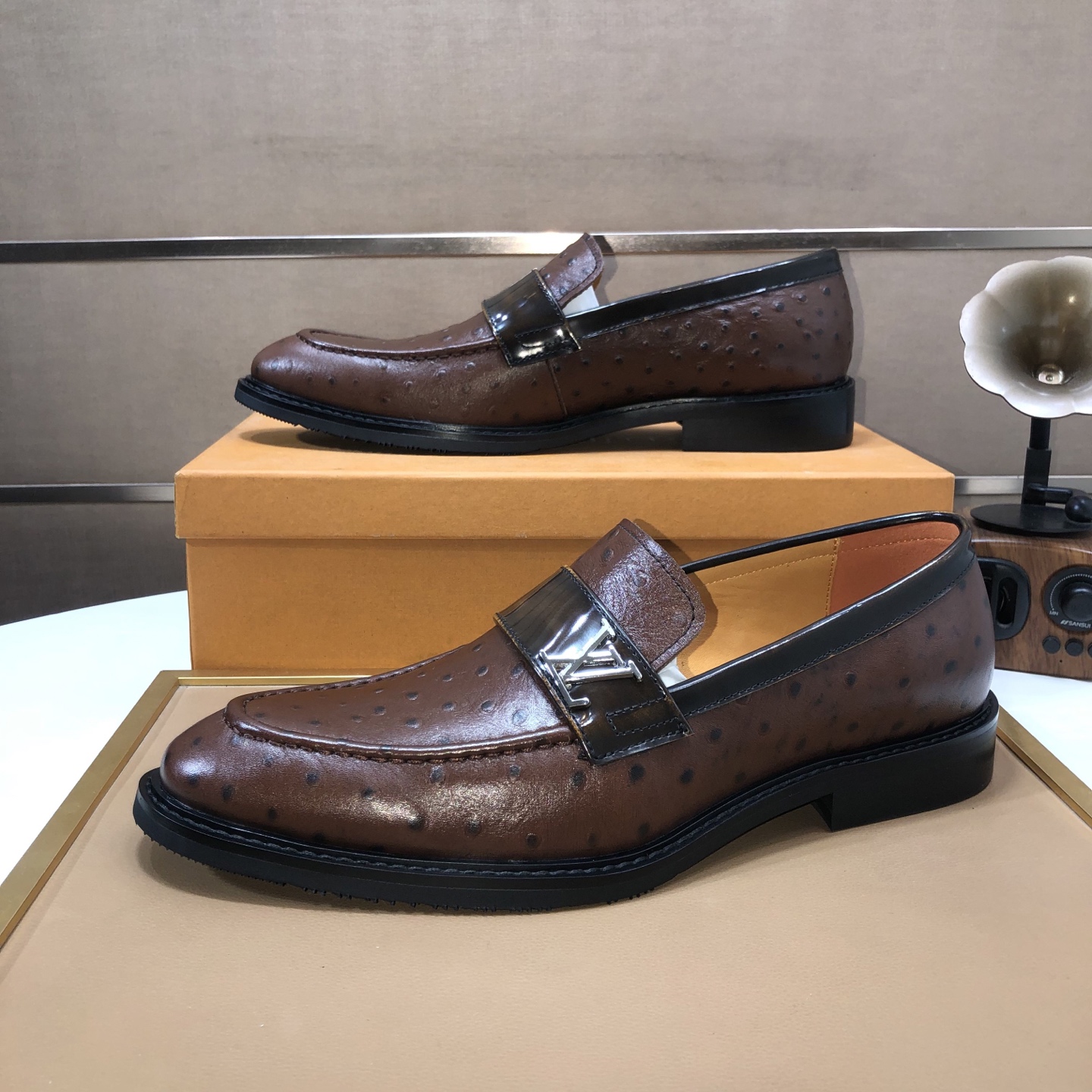 Louis Vuitton Men's Dress Shoes - Premium Leather, Luxurious Style 8 i1745430079580 3221 0 6
