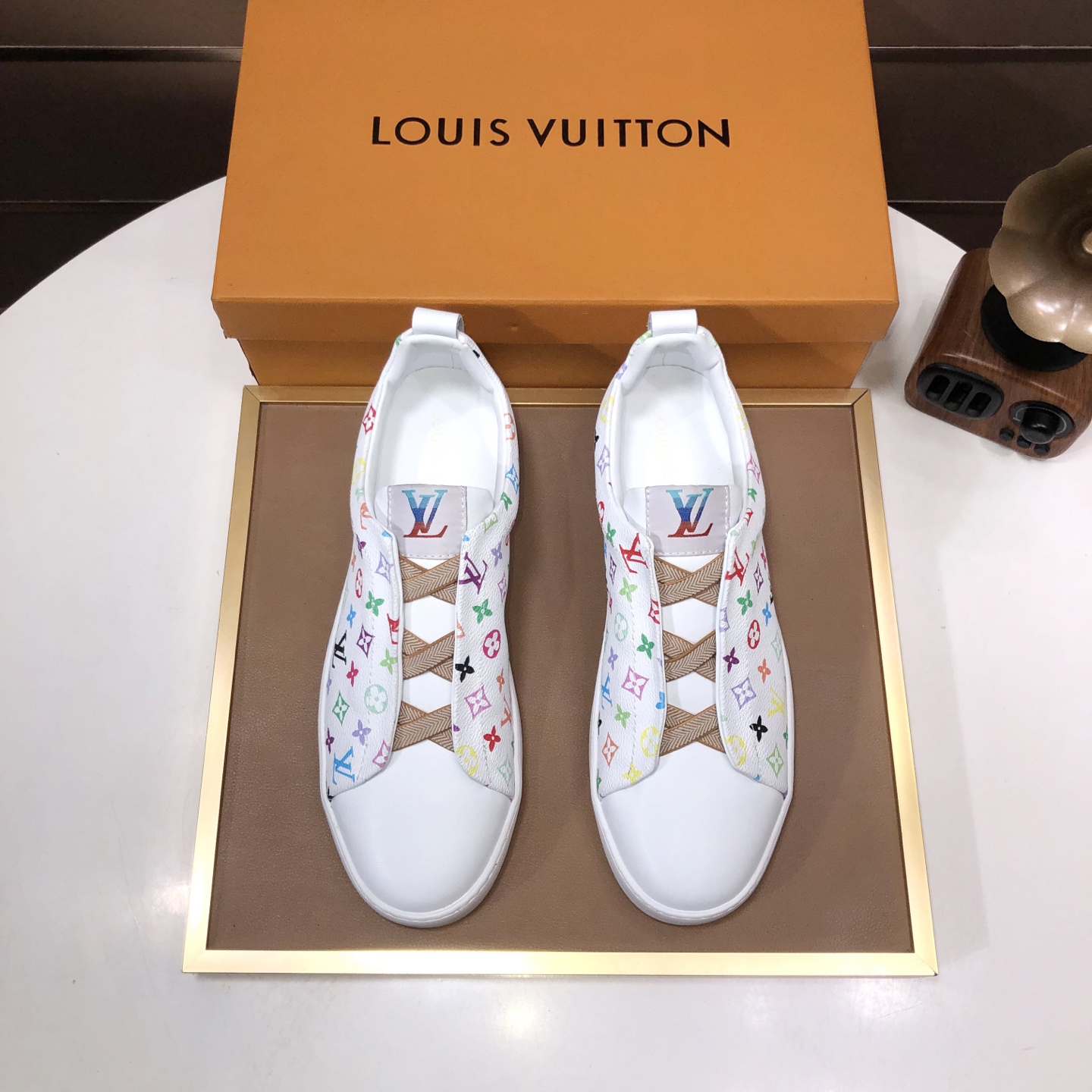 NO:280847,[LOUIS VUITTON] LV. The same model on the official website of Louis Vuitton [Delivery] Original single hit LV original factory cowhide material 11 original board, sheepskin inner lining, original foam sole. Body accessories open mold one by one, counter quality. Dear, you are also worried about wearing O-match shoes. Then you are your best choice! 38-44, louis vuitton,louis vuitton,louis vuitton,cowhide,sheepskin19860909【LOUIS VUITTON】LV.路易威登官网同款[得意]原单爆款 LV原工厂牛皮材料11原板 羊皮內里,原厂发泡大底.身配件一比一开模 专柜品质 亲们你还为穿着o搭配鞋发愁那这款鞋你就是你不二的选择！38-44,,louis vuitton,louis vuitton,louis vuitton,cowhide,sheepskin,Men's shoes