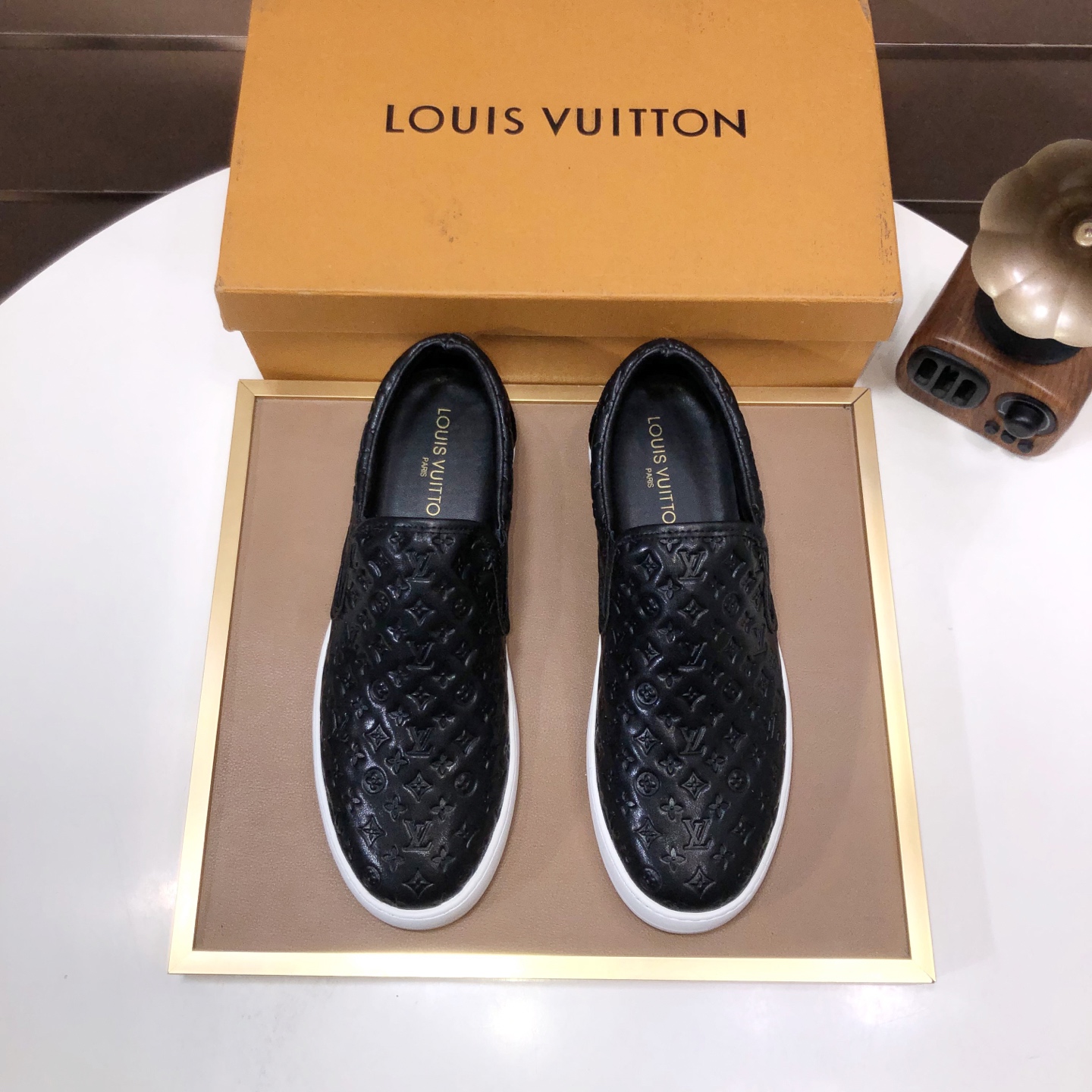 NO:283683,[LOUIS VUITTON] LV. The same model on the official website of Louis Vuitton [Delivery] Original single hit LV original factory cowhide material 11 original board, sheepskin inner lining, body accessories one to one open mold, counter quality, you are also worried about wearing O-match shoes, then you are your best choice!  38-45 (45 custom made no return or exchange), louis vuitton,louis vuitton,louis vuitton,cowhide,sheepskin19860909【LOUIS VUITTON】LV.路易威登官网同款[得意]原单爆款 LV原工厂牛皮材料11原板 羊皮内里,身配件一比一开模 专柜品质 亲们你还为穿着o搭配鞋发愁那这款鞋你就是你不二的选择！38-45(45定做不退换),,louis vuitton,louis vuitton,louis vuitton,cowhide,sheepskin,Men's shoes