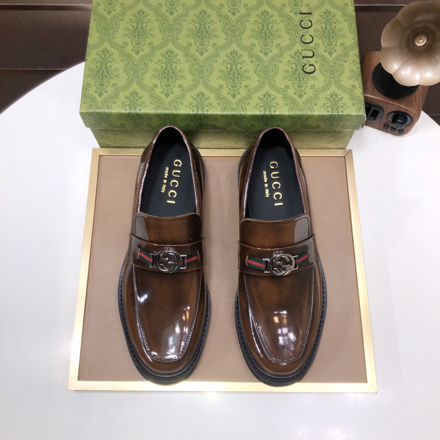 NO:284694,[Guchi GUCCI] (High-end Niuli) New Gucci* - Top version Guchi classic casual leather shoes!  Use imported original cowhide, with the inner layer of comfortable cowhide inner!  Original wear-resistant rubber outsole!  High-quality quality!  Number of codes 38-44!  ,gucci,cowhide19860909【古奇 GUCCI】 (高端牛里) 新款Gucci*——顶级版本 古奇经典休闲皮鞋！选用进口原版牛皮,内里头层舒适牛皮内里！原版耐磨橡胶大底！高品质精品！码数38-44！,,gucci,cowhide,Men's shoes