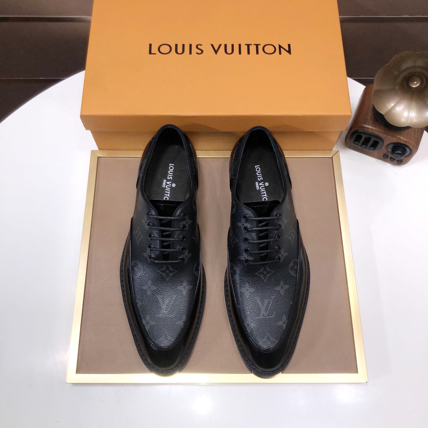 NO:284702,【LOUIS VUITTON) (Original) New LV Louis Vuitton *--Top version of LV classic leather shoes!  Use imported original single cowhide original leather with wear-resistant rubber sole spliced!  High-quality quality!  38-44 (45 customized), louis vuitton,louis vuitton,louis vuitton,louis vuitton,cowhide19860909【LOUIS VUITTON）（原单）新款LV路易威登 *——顶级版本 LV经典皮鞋！选用进口原版单牛皮 原版真皮边条拼接耐磨橡胶大底！高品质精品！码数38-44(45定做),,louis vuitton,louis vuitton,louis vuitton,cowhide,Men's shoes