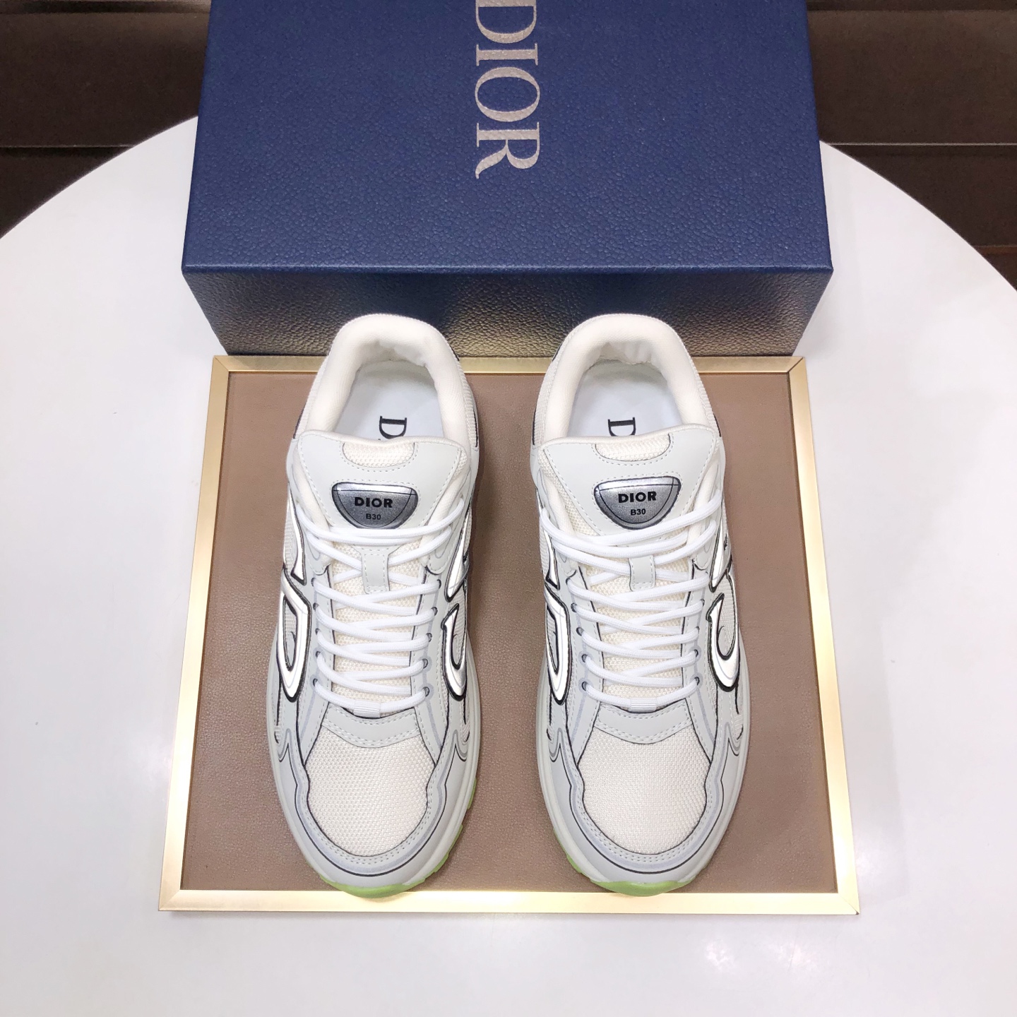 NO:349733,(Top original list) Brand Dior (Dior) Standard code men's code 38-44 (45 customized) Grade official website same style. Material top-grade original cowhide spliced ​​original wear-resistant lightweight sole. Style category trendy and fashionable casual shoes. Prestigious luxury brand elements. Top luxury. Color real picture, dior, dior, cowhide19860909（顶级原单） 品牌Dior（迪奥） 标准码男码38-44（45定制） 等级官网同款 材料顶级原版牛皮拼接而成 原版耐磨轻便大底 款式类别潮流时尚休闲鞋 尊贵奢侈品大牌元素顶级奢华 颜色实物图片色,,dior,dior,cowhide,Men's shoes