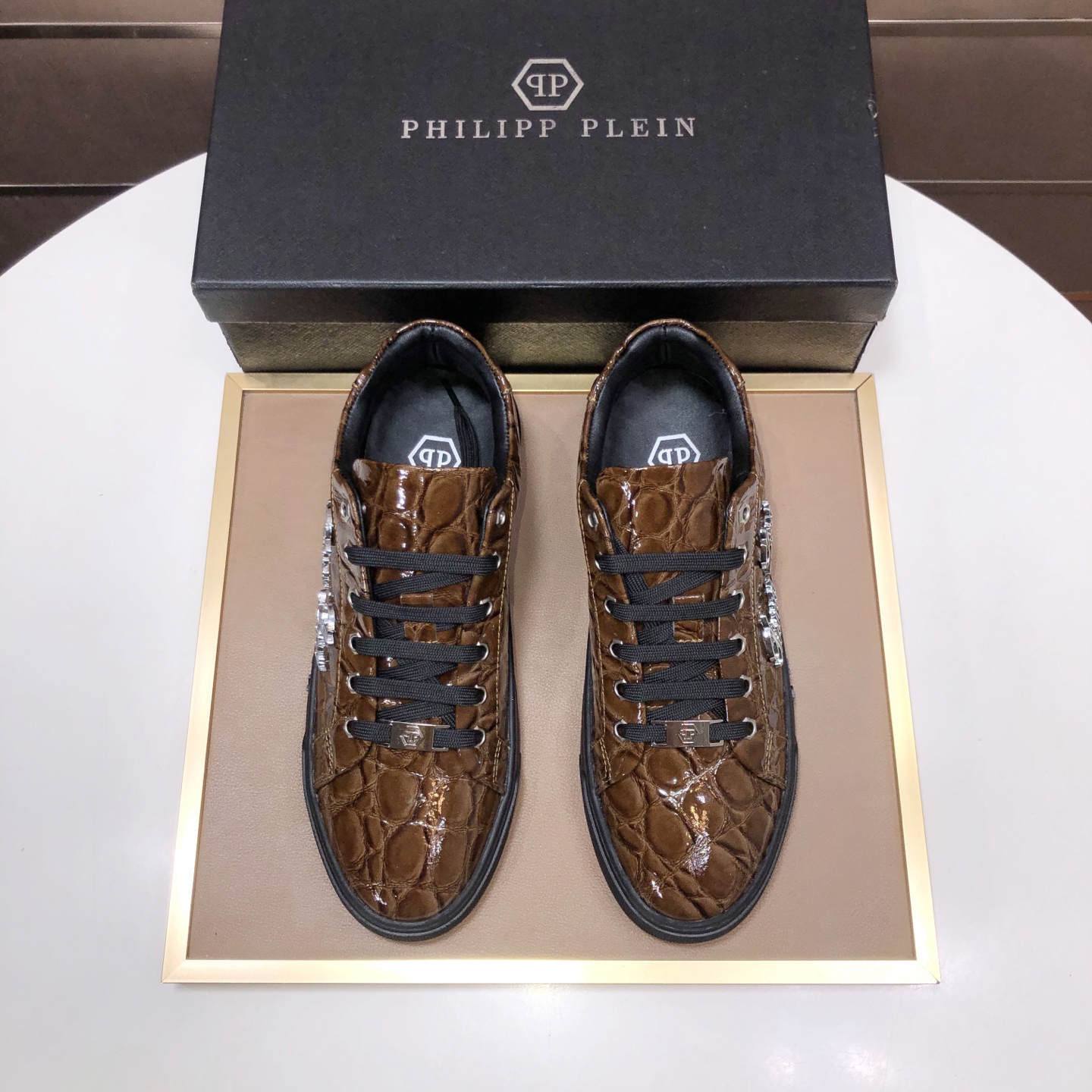 NO:352584,【PHILIPP PIEIN】 (full sheepskin lining) (Philip Prín) official website latest original mold opening, fabric original head layer grain calfskin, original hardware wheel head, lining sheepskin lining [Strong] fine workmanship, perfect last, size: 38 to 45 (45 custom made without return and exchange), PHILIPP PLEIN, cowhide, sheepskin19860909【PHILIPP PIEIN】（全羊皮内里）（菲利普普萊茵）官网最新款原版开模,面料原版头层粒面小牛皮,原版五金轱辘头,裡料羊皮内里[强]做工精细,完美楦型,码数:38到45(45定做不退换),,PHILIPP PLEIN,cowhide,sheepskin,Men's shoes