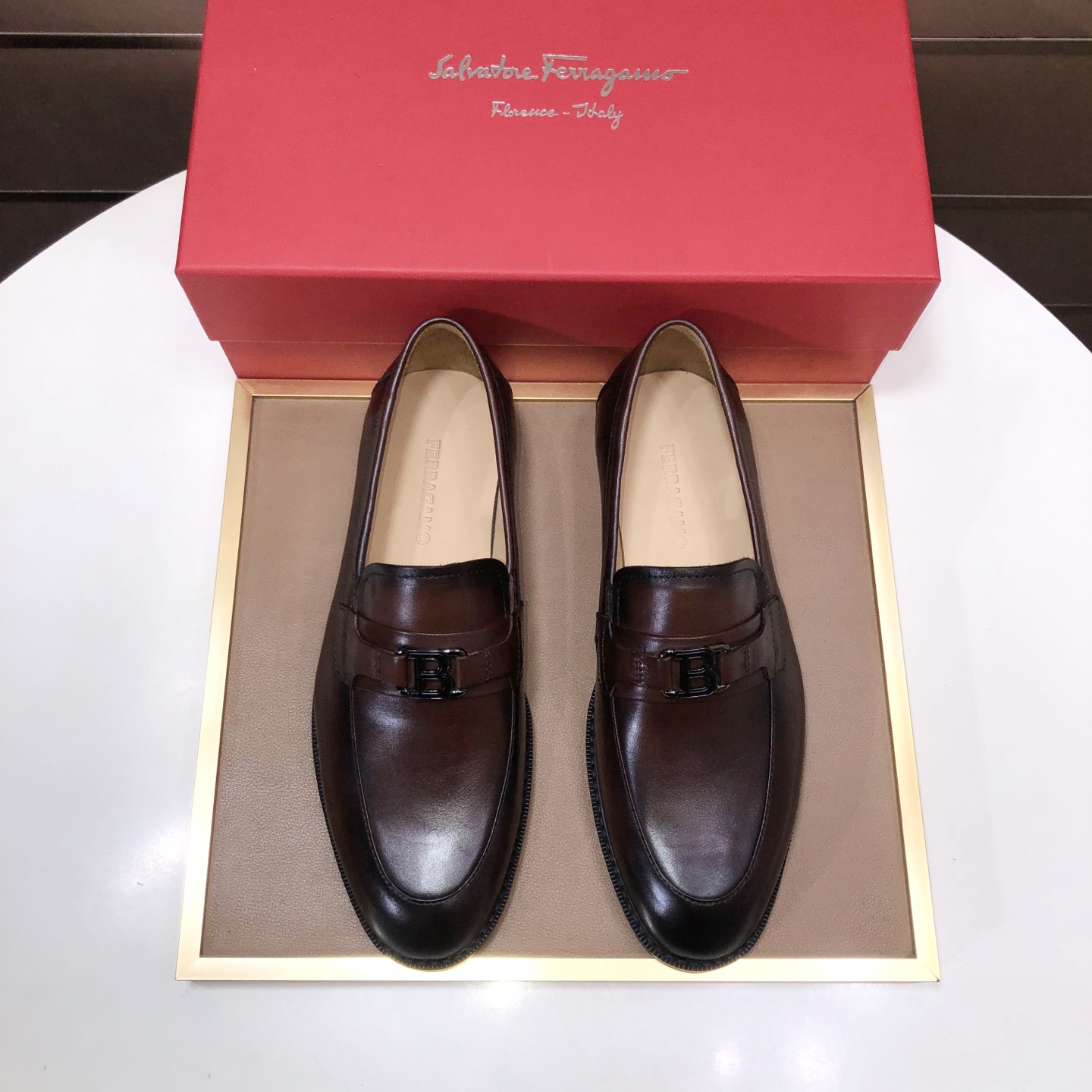 NO:349601,Factory [Ferragamo/Ferragam] The latest model of the counter is imported with a cowhide + imported cowhide inner + original luxury metal buckle + original combination of large bottom without pressure 38–45 (45 custom made without return), ferragamo, cowhide19860909厂【Ferragamo/菲拉格幕】专柜最新款原版进口开边上乘牛皮+进口牛皮内里+原版奢华金属扣+原版组合大底对比无压力 38–45(45定做不退换),,ferragamo,cowhide,Men's shoes