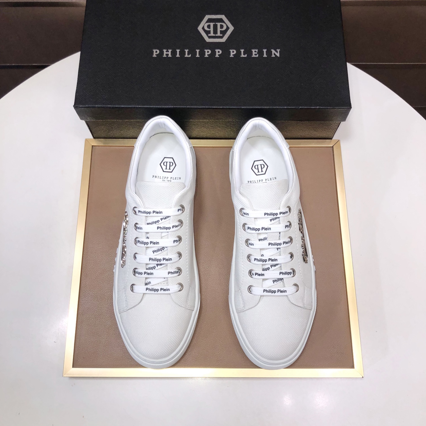 NO:351318,【PHILIPP PIEIN】 (full sheepskin lining) (Philip Prín) official website latest original mold opening, fabric original head layer grain calfskin, original hardware wheel head, lining sheepskin lining [Strong] fine workmanship, perfect last, size: 38 to 45 (45 custom made without return and exchange), PHILIPP PLEIN, cowhide, sheepskin19860909【PHILIPP PIEIN】（全羊皮内里）（菲利普普萊茵）官网最新款原版开模,面料原版头层粒面小牛皮,原版五金轱辘头,裡料羊皮内里[强]做工精细,完美楦型,码数:38到45(45定做不退换),,PHILIPP PLEIN,cowhide,sheepskin,Men's shoes