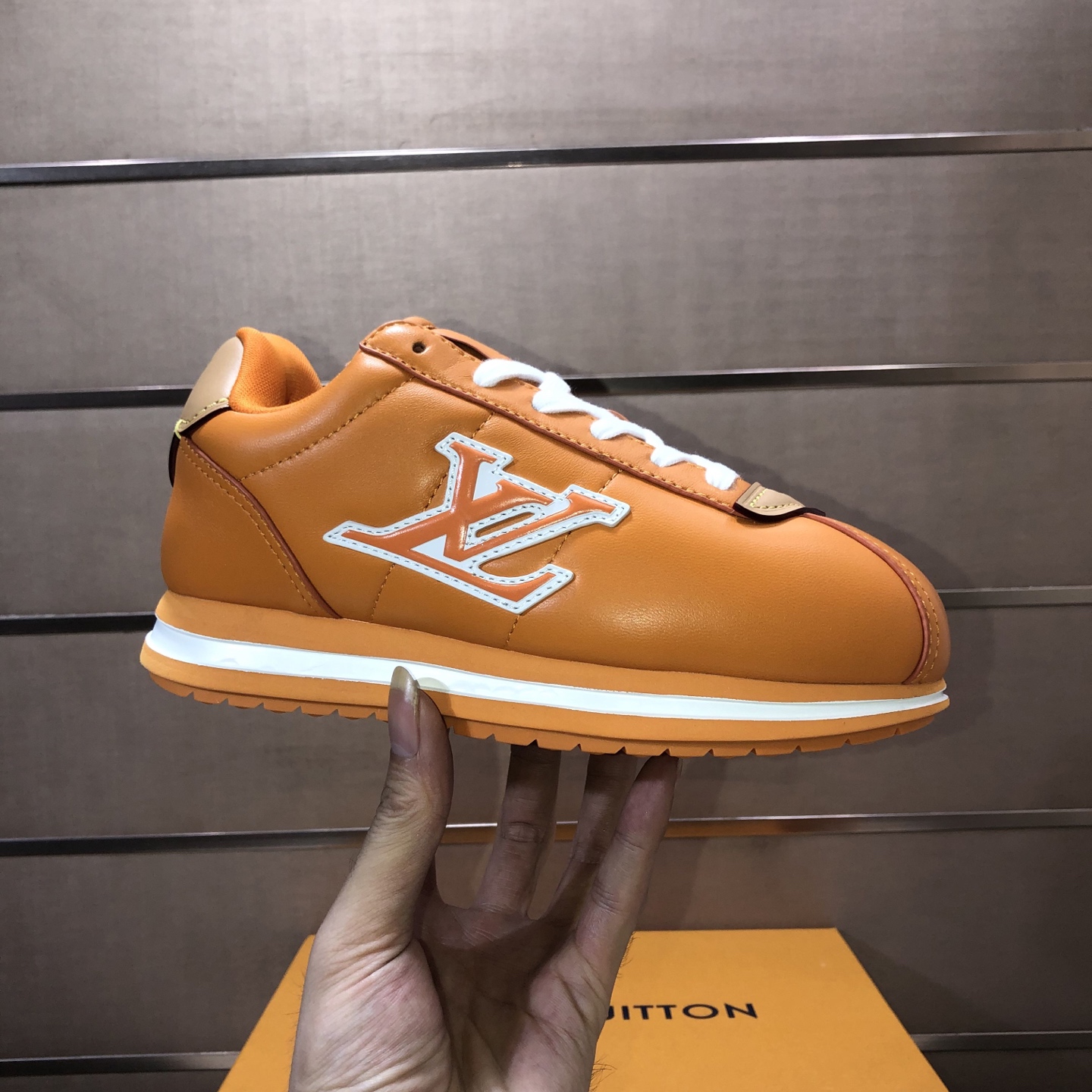 NO:555987,[LOUIS VUITTON] (couples model) new original LV Louis Vuitton * - top version of LV classic trendy shoes!  Made of imported original fabrics, mesh lining, and original wear-resistant rubber foam outsole!  High quality products!  Size (female 35-40) (male 38-44),,louis vuitton,louis vuitton,louis vuitton19860909【LOUIS VUITTON）（情侣款）新款原单LV路易威登 *——顶级版本 LV经典潮鞋！选用进口原厂布料 网布内里.原版耐磨橡胶发泡大底！高品质精品！码数（女35-40)（男38-44）,,louis vuitton,louis vuitton,louis vuitton,Men's shoes