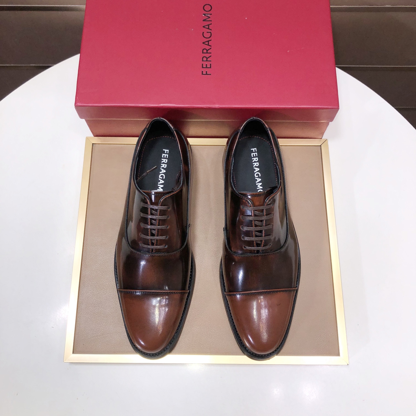 NO:557246,[Ferragamo/Ferraga Curtain] The latest model of the counter is the original imported high-quality cowhide with open edges + imported cowhide lining + original luxury metal buckle + original combination outsole, no pressure, 38–45 (customized for 45, non-refundable),,ferragamo,cowhide19860909【Ferragamo/菲拉格幕】专柜最新款原版进口开边上乘牛皮+进口牛皮内里+原版奢华金属扣+原版组合大底对比无压力 38–45(45定做不退换),,ferragamo,cowhide,Men's shoes
