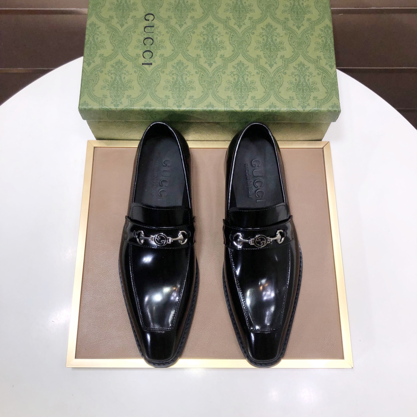 NO:588169,[Gucci GUCCI] (Niuli) New Gucci* - top version Gucci new leather shoes!  Made of imported original materials, the inner top layer is comfortable cowhide lining!  Original wear-resistant rubber outsole!  High quality products!  Size 38-45 (45 customized),,gucci,cowhide19860909【古奇 GUCCI】 (牛里) 新款Gucci*——顶级版本 古奇新款皮鞋！选用进口原版原厂材料,内里头层舒适牛皮内里！原版耐磨橡胶大底！高品质精品！码数38-45（45定做）,,gucci,cowhide,Men's shoes