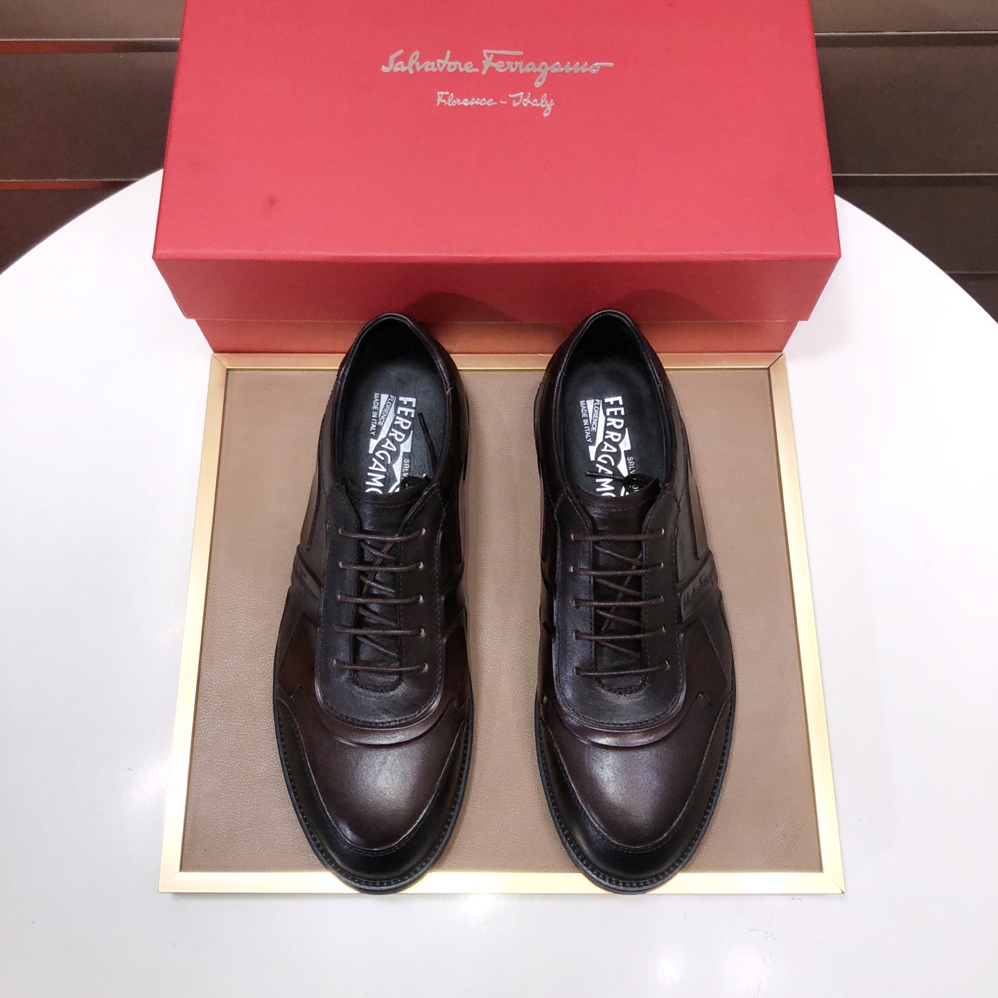 NO:604661,[Ferraga Curtain] (cowhide lining) casual men's shoes purchased from Hong Kong counters and dismantled from the original version. After more than a month of careful research and development, we strive to achieve a perfect one-to-one replica from materials to details. The uppers are imported calfskin, handmade by a large factory in Dongguan, trustworthy and good quality. Standard code 39-45 (45 is custom-made and cannot be returned or exchanged), cowhide19860909【菲拉格幕】（牛皮内里）休闲男鞋香港专柜采购原版拆解,历经1个多月用心研制,务求从用料到细节做到一比一完美复刻,鞋面进口小牛皮,,东莞大厂纯手工打造,值得信赖好品质看得到.标准码39-45（45定做不退换）,,cowhide,Men's shoes