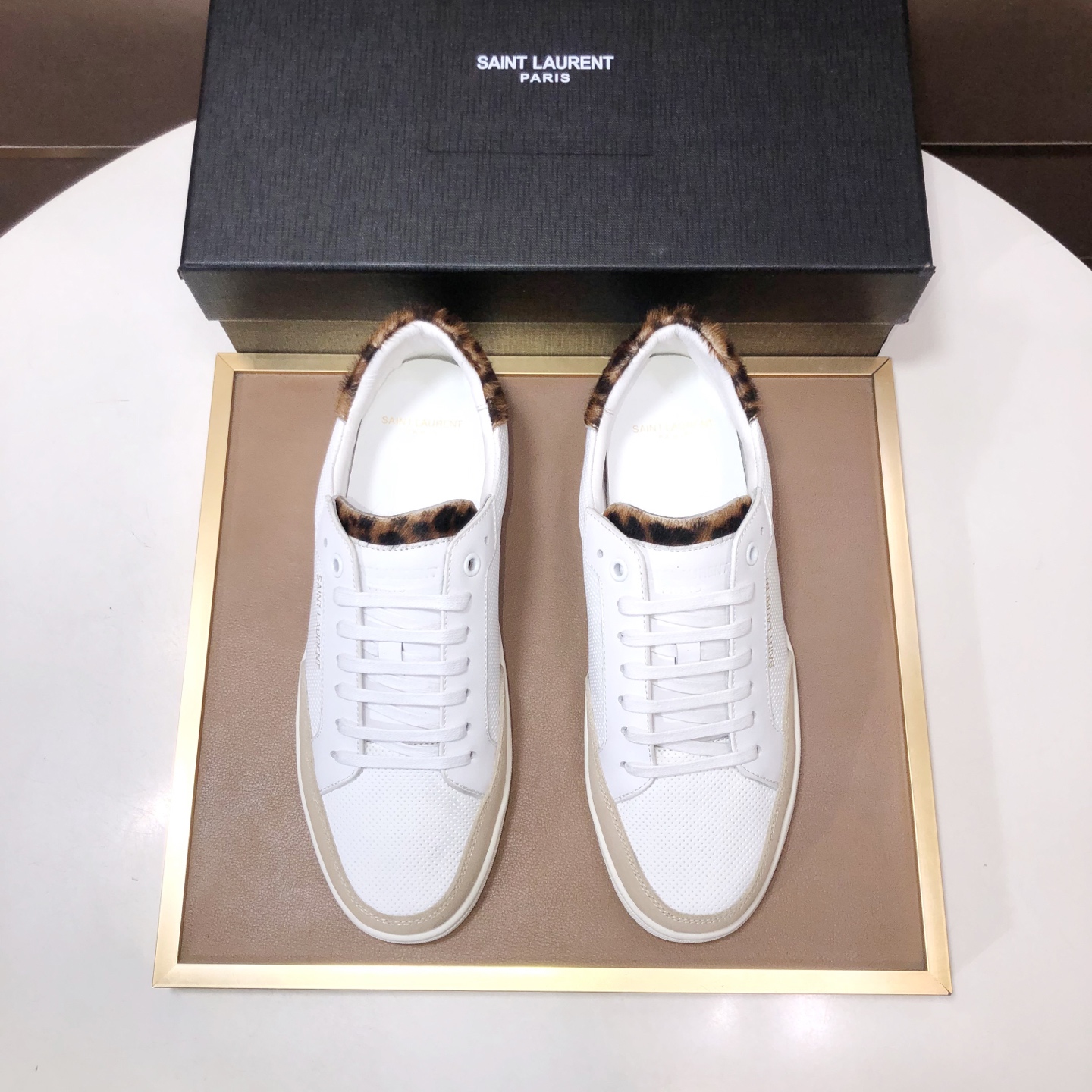 NO:778342,[SAINT LAURENT Yves Saint Laurent] (couples model) official website 1:1 brand original order fashionable men's shoes - material, imported cowhide for the upper, - imported cowhide for the inner foot pads, - original leather outsole - fashionable trend elements, personalized and trendy, high-end and full of aura (Size female 35-40, male 38-44), saint laurent, saint laurent, cowhide, Leather soles19860909【SAINT LAURENT圣罗兰】（情侣款）官方网一比一品牌 原单 时尚男鞋 -材质,鞋面进口牛皮,-内里垫脚均用进口牛皮,-原版真皮大底-时尚潮流元素,个性潮流高端大气气场十足（Size女35-40,男38-44）,,saint laurent,saint laurent,cowhide,Leather soles,Men's shoes