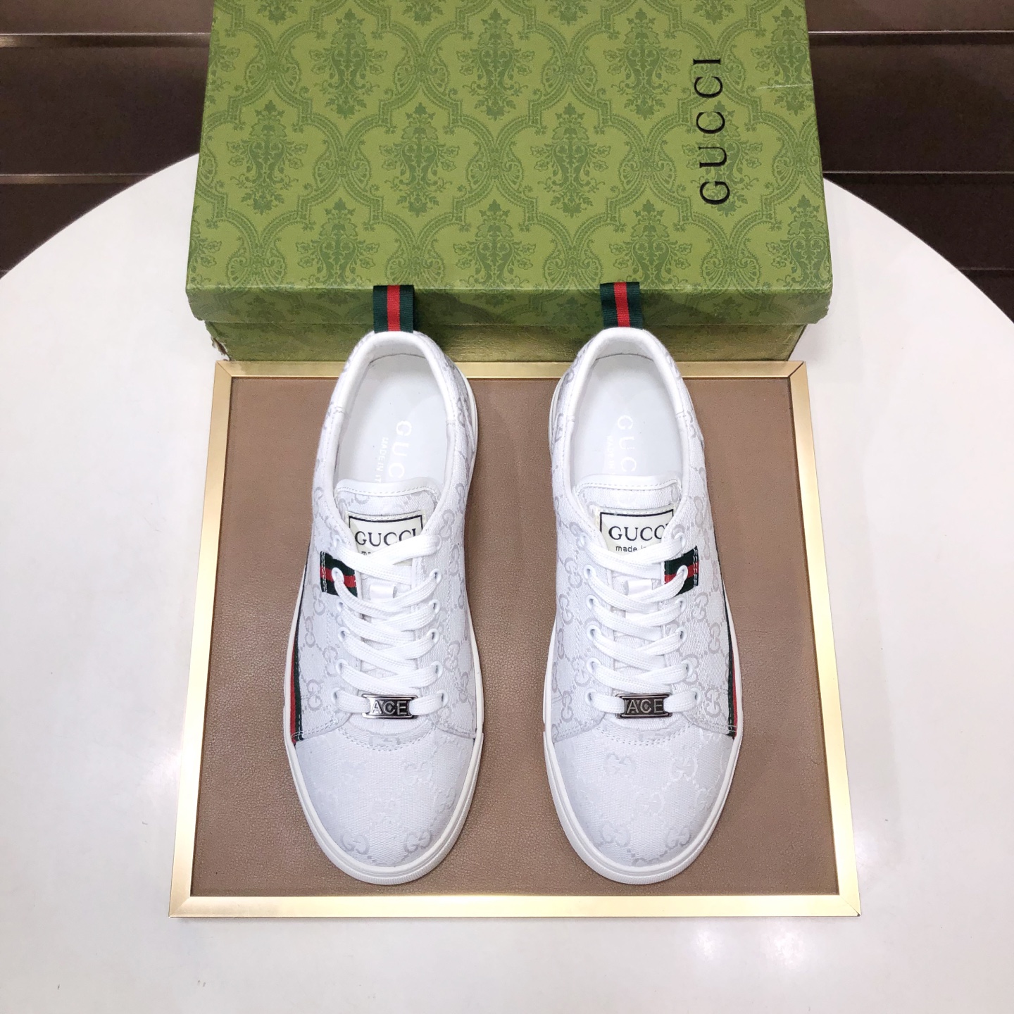 NO:779925,[GUCCI Gucci] Official website 1:1 men's sports shoes are now on the market, using original Gucci fabric + gluten lining, plus the official website original 1:1 comfortable outsole. Fashionable and versatile, super comfortable and breathable. 5 colors available, standard shoe size 38/45 (custom-made 45 is non-refundable), gucci19860909【GUCCI 古奇】官网1:1运动男鞋火爆上市,采用原版古奇布料+面筋内里,再加官网原版1:1舒适大底.时尚百搭,着脚超舒适、透气.5色可选,标准鞋码38/45（45定做不退换),,gucci,Men's shoes