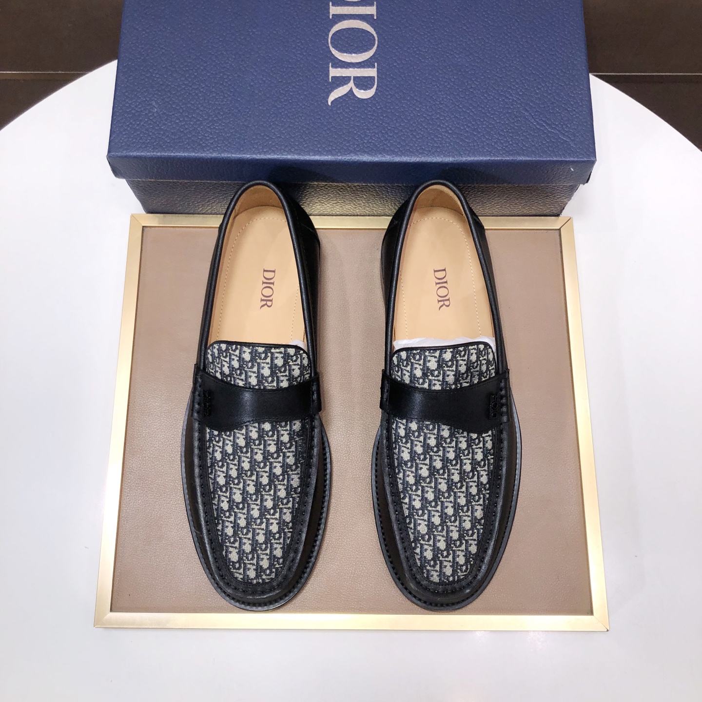 NO:829670,[Dior] (cowhide lining) Dior original 1:1 high quality, imported original material, imported version of original cowhide, cowhide lining, original TPU outsole, code number: 38-44,, dior, dior, cowhide19860909【Dior】（牛皮内里）迪奥原版1:1高品质,进口原版料,进口版原牛皮,牛皮内里,原版TPU大底,码数:38-44,,dior,dior,cowhide,Men's shoes