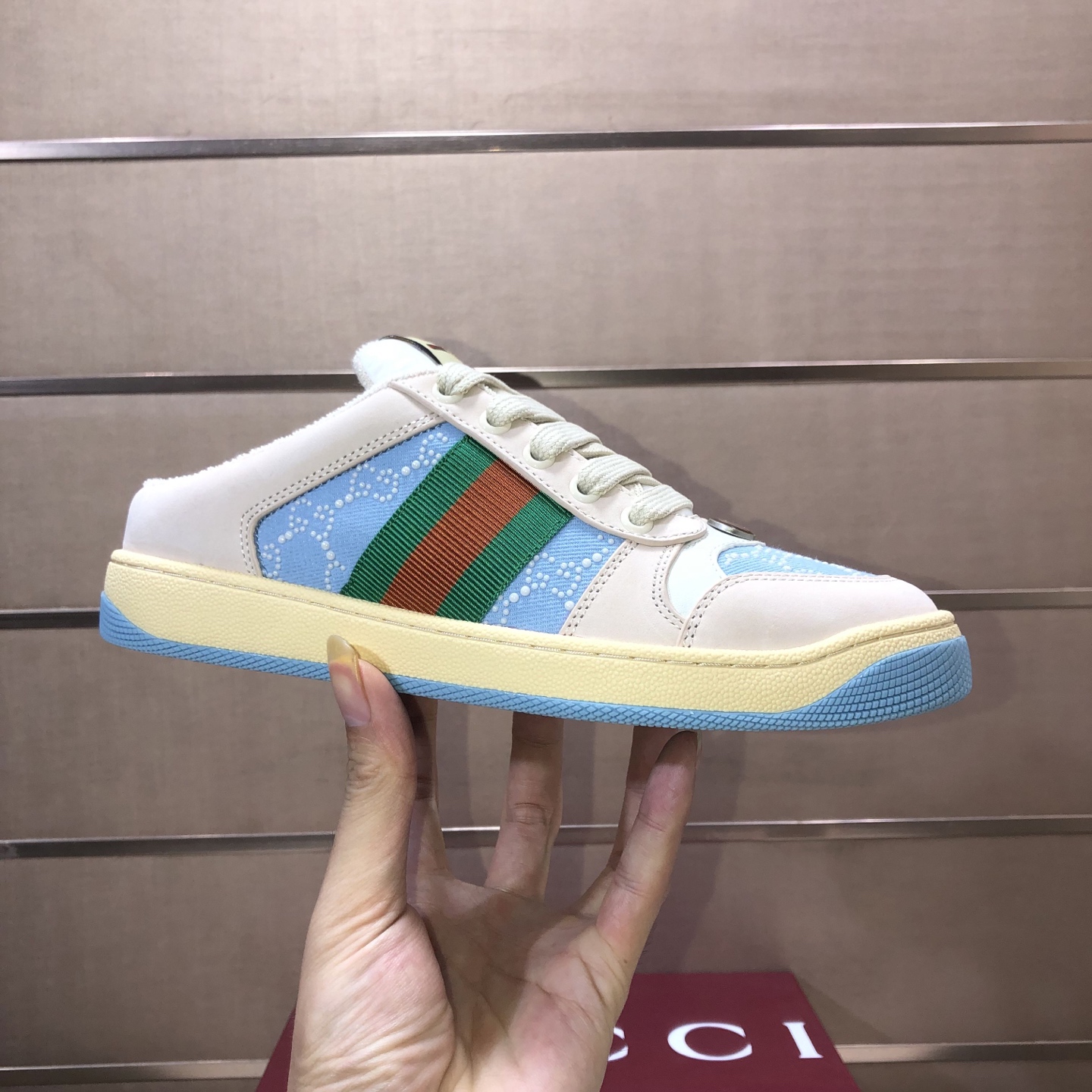 NO:831984,[GUCCI] High-end new limited edition couple’s dirty shoes!  The materials are all customized, super beautiful, imported electric embroidery technology, please see the details clearly to identify the quality, exclusive molded outsole, please feel free to compare the high quality!  New packaging upgrade!  Size female 35/40 male 38/44 (45 can be customized),,gucci19860909【GUCCI 古奇】高端新款限定款情侣小脏鞋！材料均为定制,超级好看,进口电绣工艺,请各位看清细节认准品质,独家开模大底,高品质请随意对比！全新包装升级！ Size女35/40 男38/44（45可订做）,,gucci,Men's shoes
