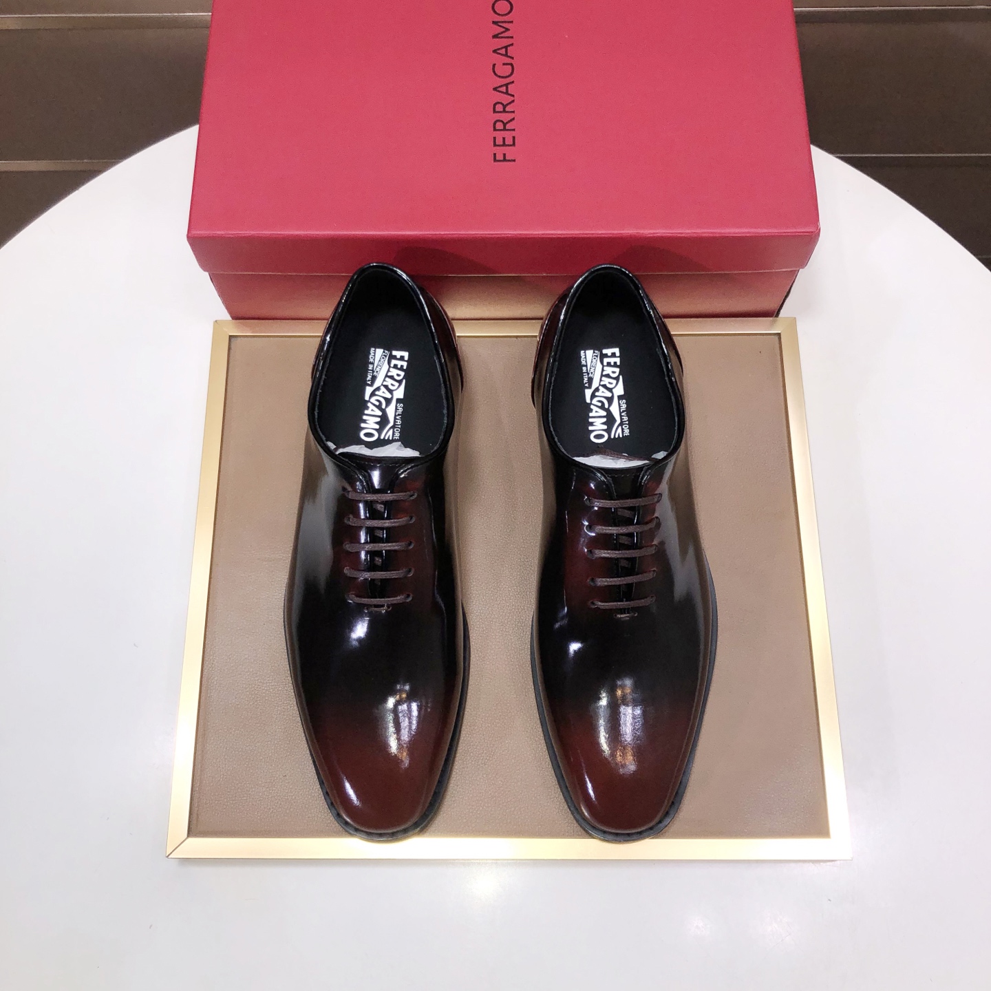 NO:853101,[Ferragamo/Ferraga Curtain] The latest model in the counter is the original imported high-quality cowhide with open sides + imported water-dyed cowhide lining + original luxury metal buckle + original combination outsole, stress-free 38–45 (customized for 45, non-refundable),,ferragamo,cowhide19860909【Ferragamo/菲拉格幕】专柜最新款原版进口开边上乘牛皮+进口水染牛皮内里+原版奢华金属扣+原版组合大底对比无压力 38–45(45定做不退换),,ferragamo,cowhide,Men's shoes