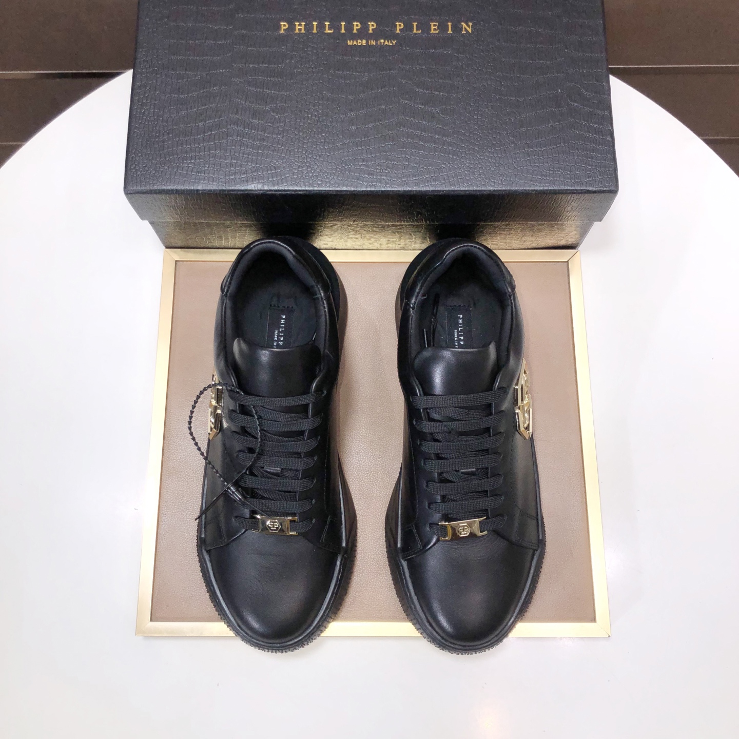 NO:853371,[PHILIPP PIEIN] (Philip PLEIN) official website latest original model opening, fabric original first-grain calfskin, original hardware reel head, lining cowhide lining [strong] fine workmanship, perfect last shape, code number: 39 to 45 (custom-made 45 is non-refundable), PHILIPP PLEIN, cowhide19860909【PHILIPP PIEIN】（菲利普普萊茵）官网最新款原版开模,面料原版头层粒面小牛皮,原版五金轱辘头,裡料牛皮内里[强]做工精细,完美楦型,码数:39到45(45定做不退换),,PHILIPP PLEIN,cowhide,Men's shoes