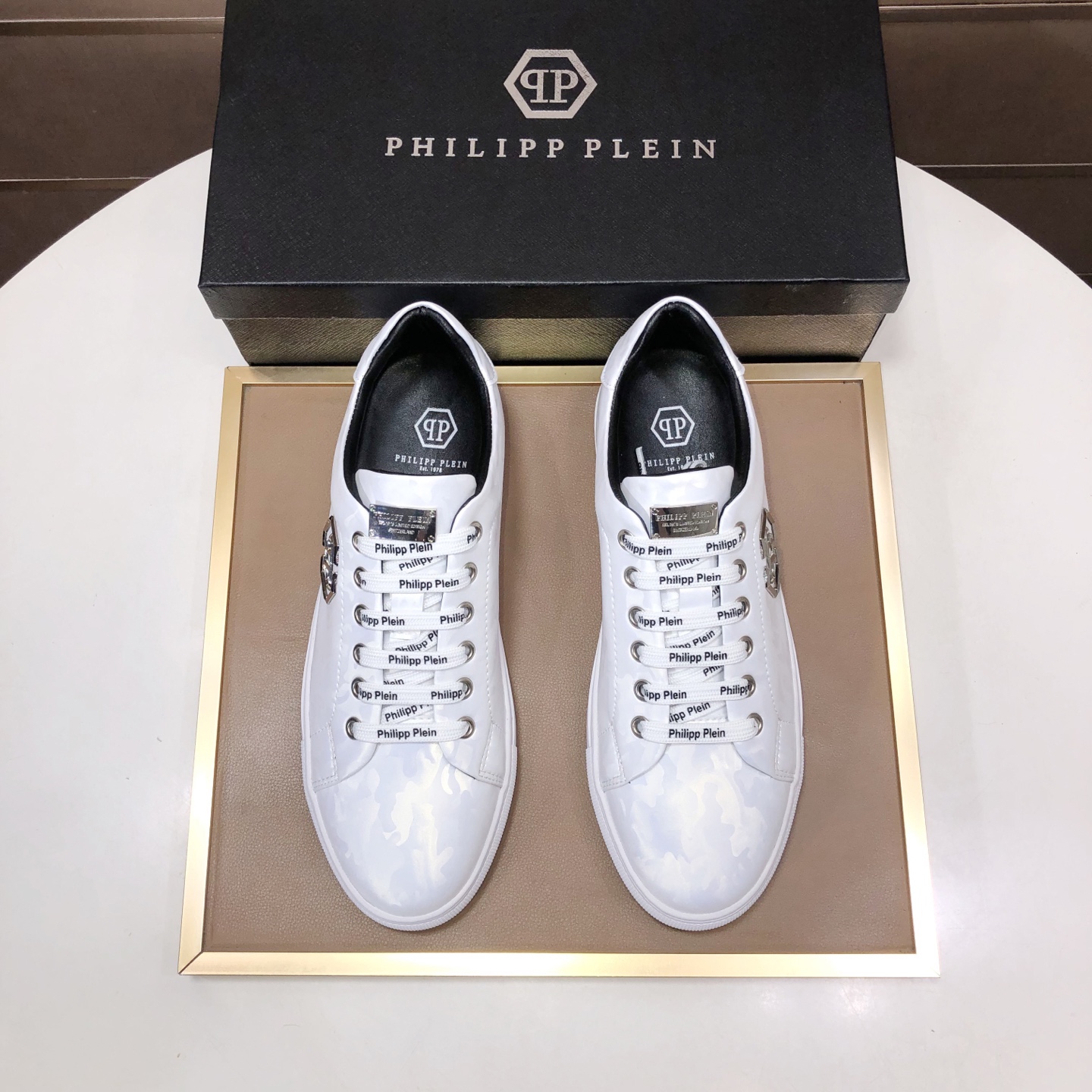 NO:929845,[PHILIPP PIEIN] (Full sheepskin lining) (Philip PLEIN) The latest original model from the official website, original first-grain calfskin fabric, original hardware reel, sheepskin lining [strong] fine workmanship, perfect last shape, code number: 38 to 45 (custom-made 45 is non-returnable),,PHILIPP PLEIN,cowhide,sheepskin19860909【PHILIPP PIEIN】（全羊皮内里）（菲利普普萊茵）官网最新款原版开模,面料原版头层粒面小牛皮,原版五金轱辘头,裡料羊皮内里[强]做工精细,完美楦型,码数:38到45(45定做不退换),,PHILIPP PLEIN,cowhide,sheepskin,Men's shoes