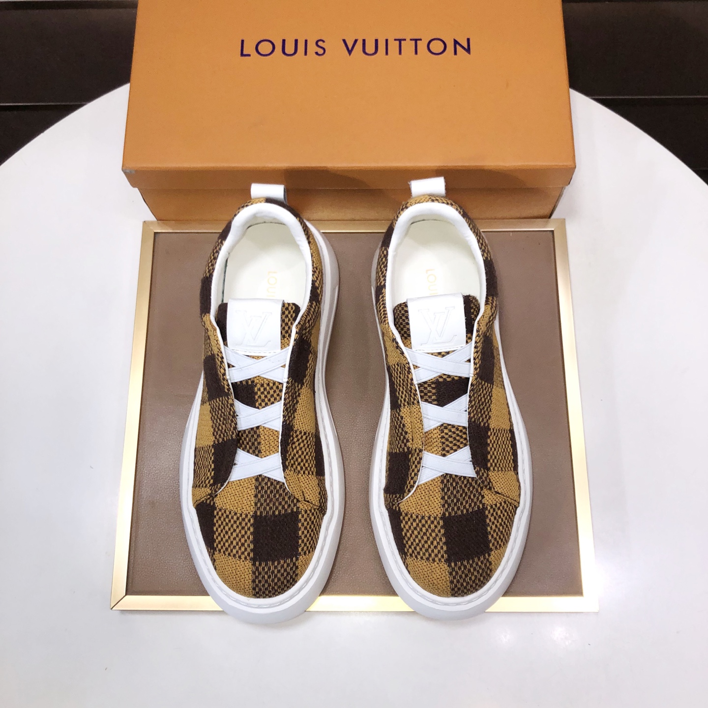 NO:930275,[LOUIS VUITTON] Original single price (water-dyed cowhide lining) new LV Louis Vuitton* - top version of LV classic trendy shoes!  Made of imported original cowhide, water-dyed cowhide lining, and original wear-resistant rubber outsole!  High quality products!  Code number 38-45 (45 is custom-made and cannot be returned or exchanged),, louis vuitton, louis vuitton, louis vuitton, cowhide19860909【LOUIS VUITTON】原单跑量价（水染牛皮内里）新款LV路易威登 *——顶级版本 LV经典潮鞋！选用进口原版牛皮 水染牛皮内里.原版耐磨橡胶大底！高品质精品！码数38-45(45定做不退换),,louis vuitton,louis vuitton,louis vuitton,cowhide,Men's shoes