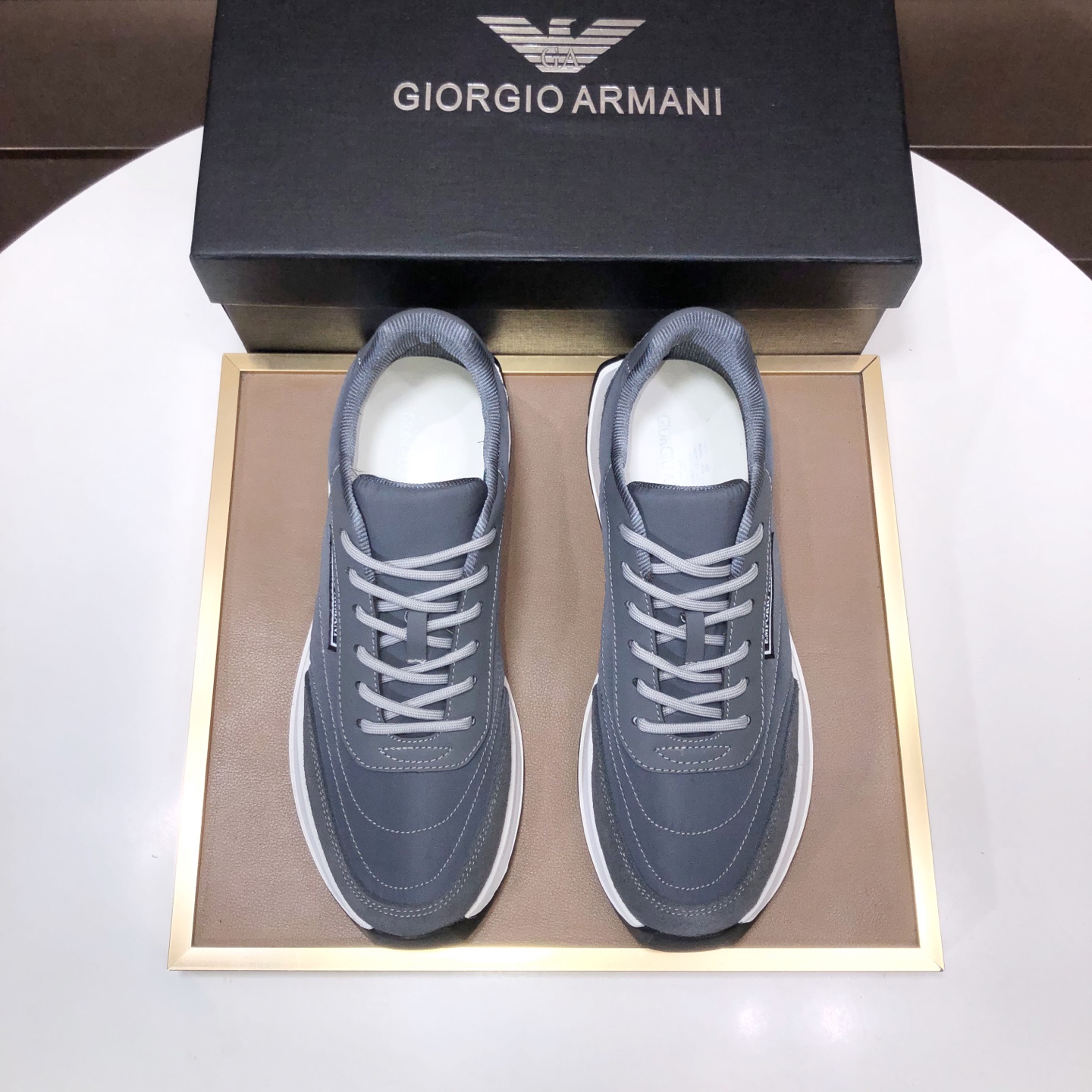 NO:930193,[Armani] (cowhide lining) Armani's latest new casual shoes, the same style on the official website [satisfied], the original hot-selling model. Original factory cowhide material 11 original boards, cowhide lining, original foam outsole. Body accessories one-to-one mold opening, counter quality Dear friends, if you are still worried about wearing matching shoes, then this shoe is your best choice!  38-44,,armani,armani,cowhide19860909【Armani】（牛皮内里）阿玛尼最新新款休闲鞋 火爆热卖官网同款[得意]原单爆款 .原工厂牛皮材料11原板 牛皮内里,原厂发泡大底.身配件一比一开模 专柜品质 亲们你还为穿着搭配鞋发愁那这款鞋你就是你不二的选择！38-44,,armani,armani,cowhide,Men's shoes