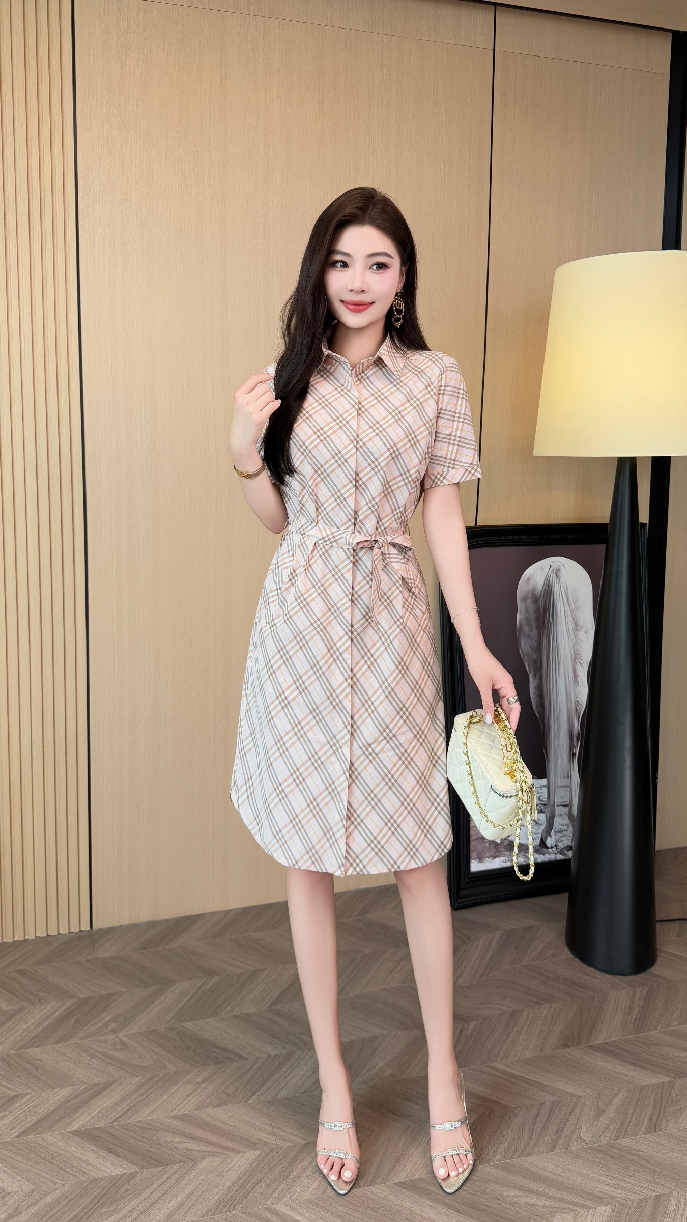 Stylish British Wind Summer Clothes for Hard-Core Women: P612 Monolithic Design. - 图片 4