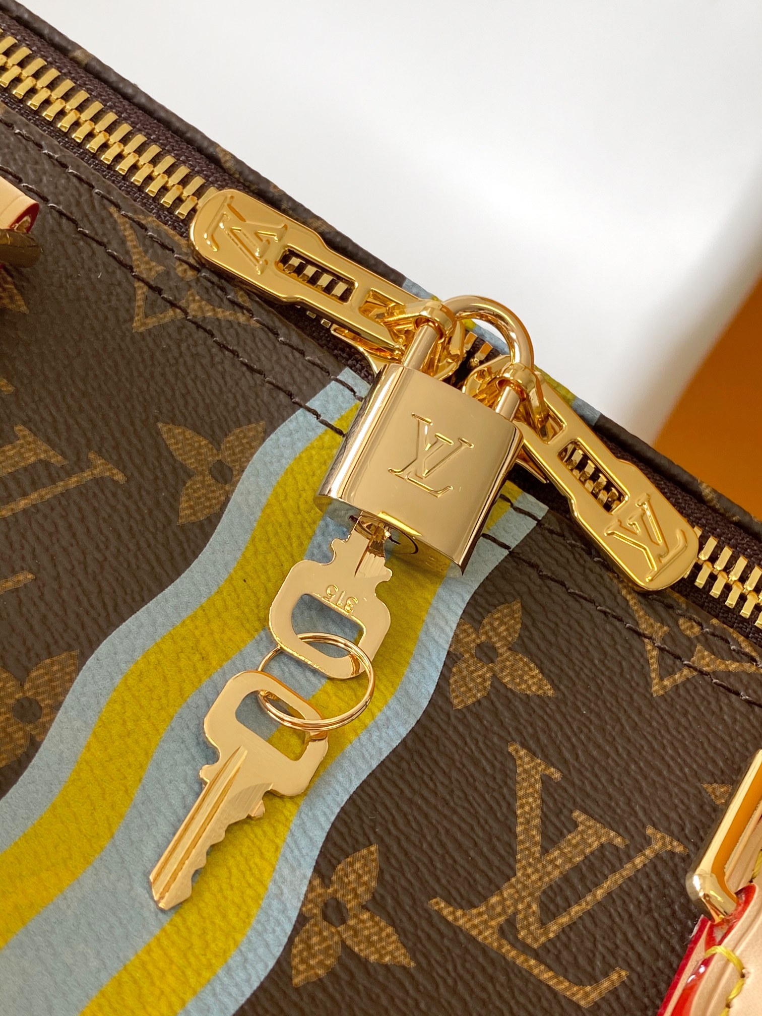 Louis Vuitton Keepall Bandoulière 50 Monogram Canvas Travel Bag 8 a1750874120786 1311