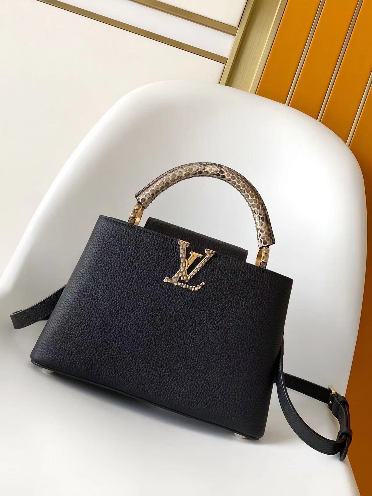 N85515白色 N85514黑色 特级原厂 动态163 2024 夏季款 Capucines 迷你手袋