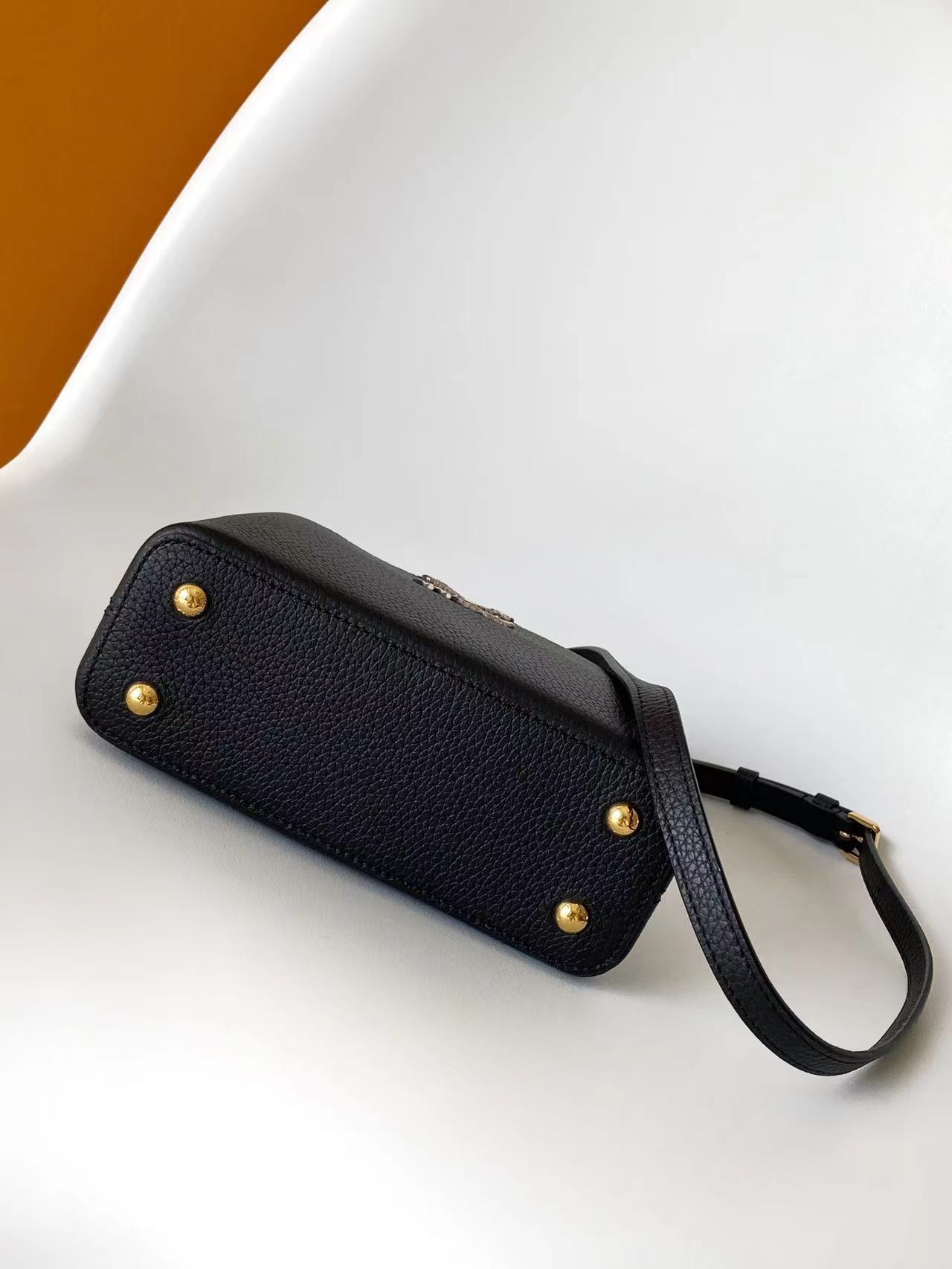 N85515白色 N85514黑色 特级原厂 动态163 2024 夏季款 Capucines 迷你手袋