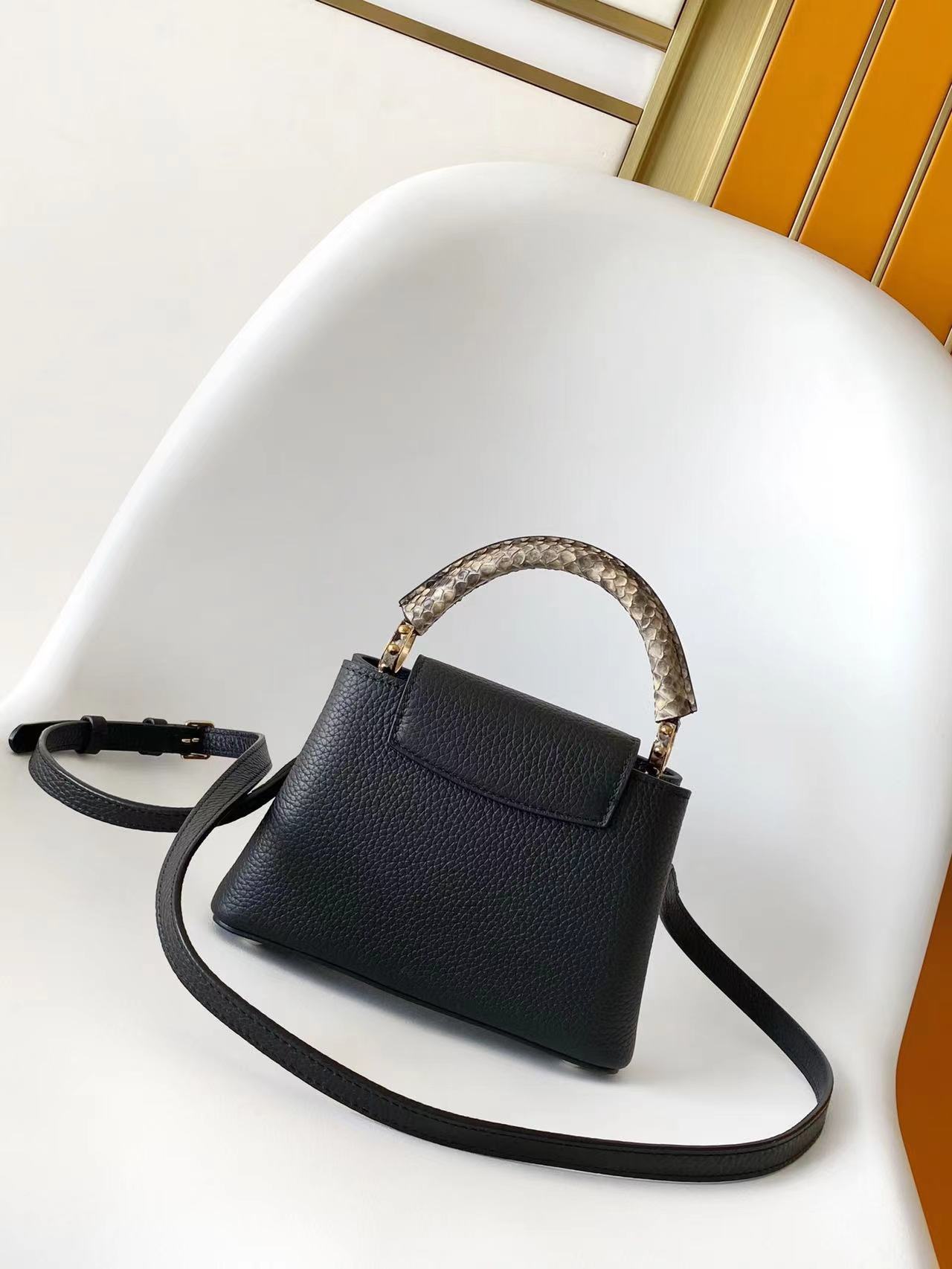 N85515白色 N85514黑色 特级原厂 动态163 2024 夏季款 Capucines 迷你手袋