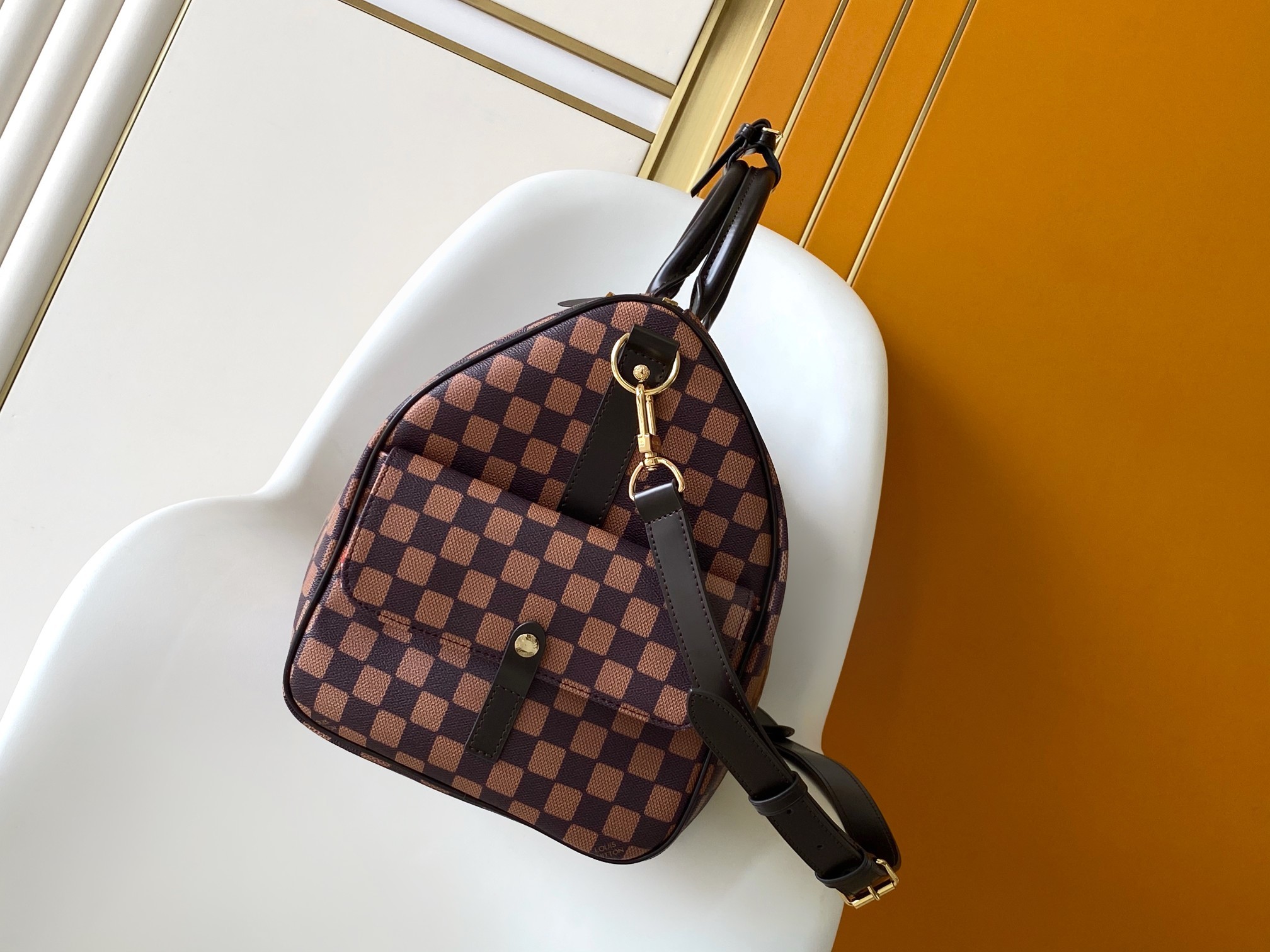 N40799啡格 163c01动态芯片 本款 Keepall Bandoulière 50 旅行袋取材
