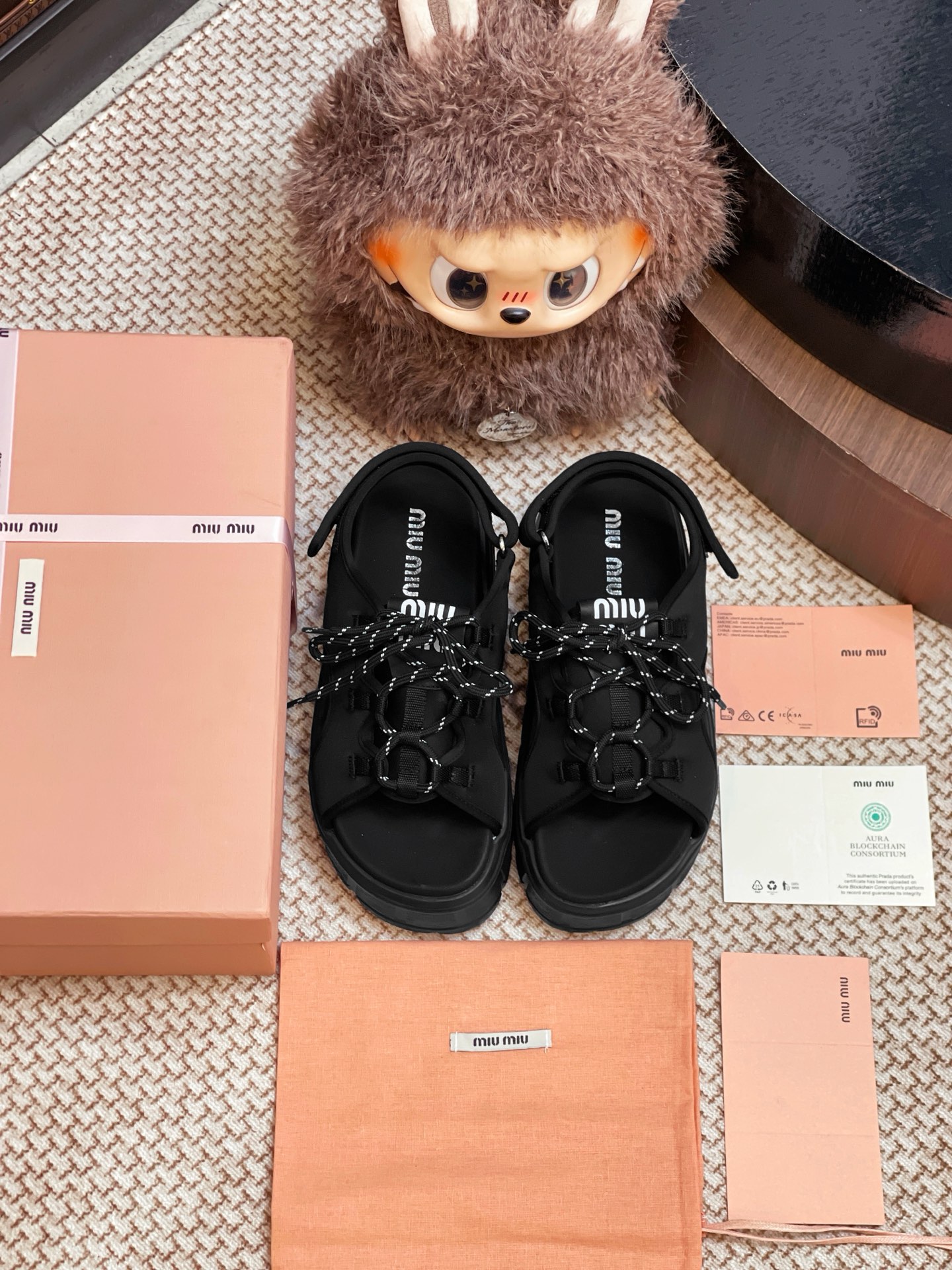 NO:391247,Miumiu thick-soled drawstring sandals are purchased and developed for Zp, all customized materials, exclusive mold opening sole, all details are shipped together, and even the packaging is the same as the genuine one. Size: 35-40, sandals, miumiu, sandals19860909miumiu 厚底抽绳凉鞋整双鞋子采购Zp开发打造,全部定制材料,独家开模大底,细节全部对版出货,连包装也做到跟正品一样.码数:35-40,凉鞋,miumiu,sandals,Women's Shoes