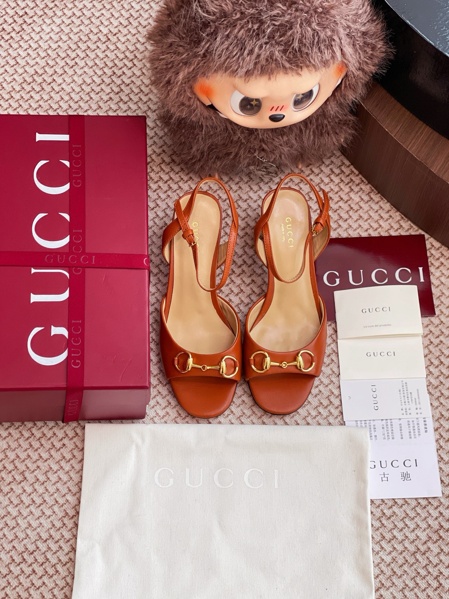 NO:405788,Gucci new sandals are purchased and developed for the whole pair of shoes, with all customized materials, exclusive mold opening sole, all details are shipped together, and even the packaging is the same as the genuine one. Size: 35-40, sandals, gucci, sandals19860909Gucci 新款凉鞋整双鞋子采购Zp开发打造,全部定制材料,独家开模大底,细节全部对版出货,连包装也做到跟正品一样.码数:35-40,凉鞋,gucci,sandals,Women's Shoes