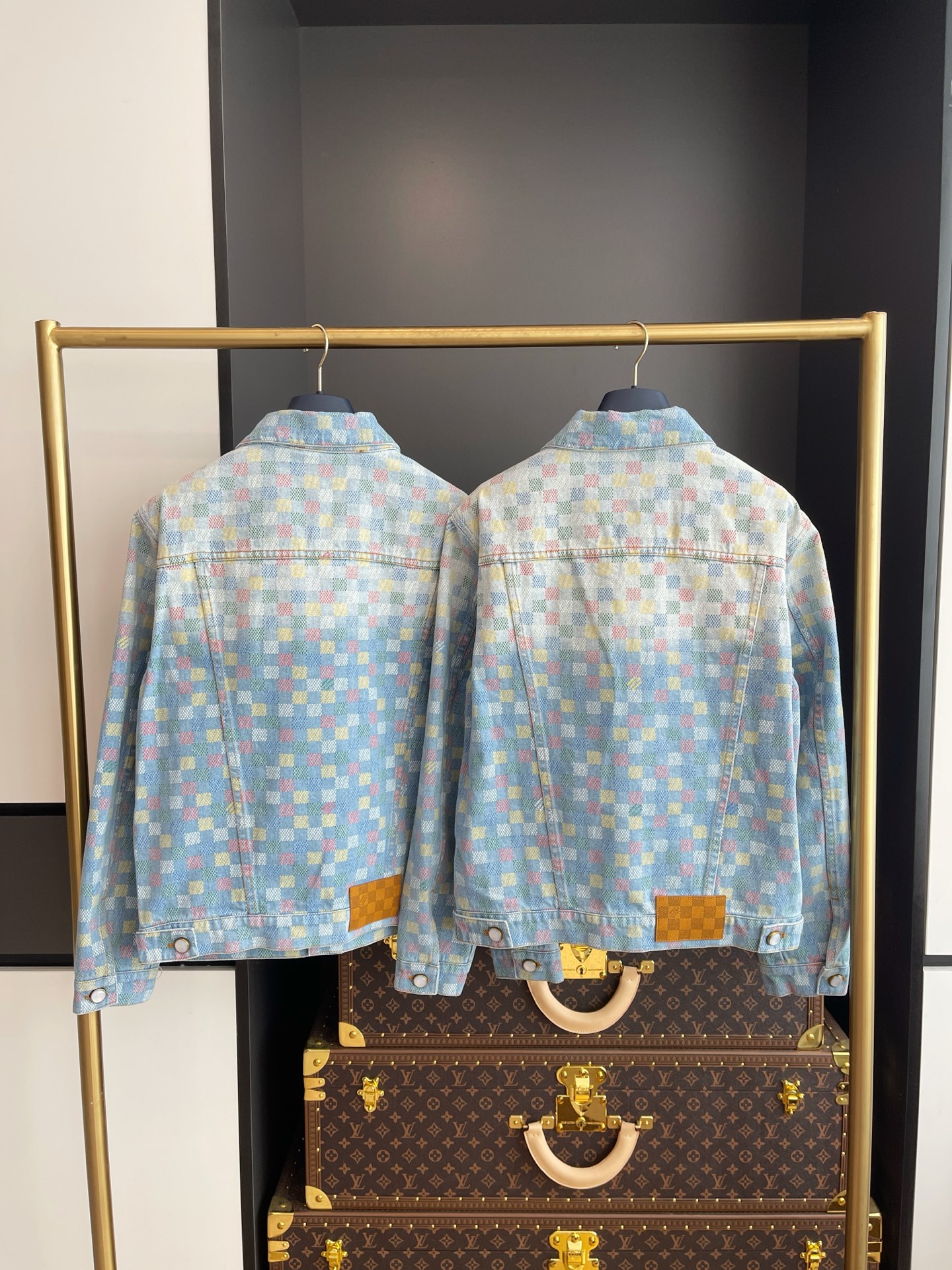 720💰LV彩格牛仔外套⚠️配专柜全套包装发货‼️整件衣服采购Zp开发打造，原版开发 全部定制材料，细节全部对版出货
码： 46 48 50 52