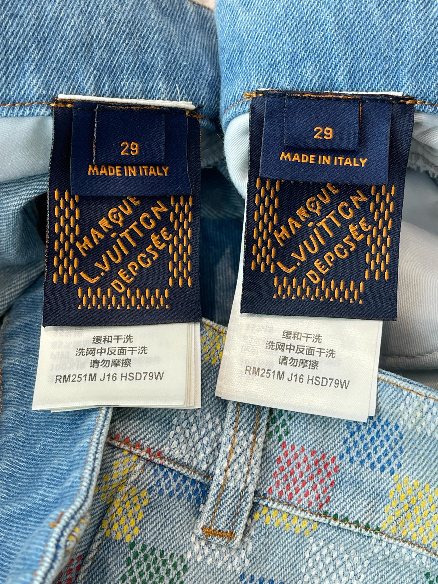 680💰LV彩格牛仔裤⚠️配专柜全套包装发货‼️整件衣服采购Zp开发打造，原版开发 全部定制材料，细节全部对版出货
码： 29 30 31 32